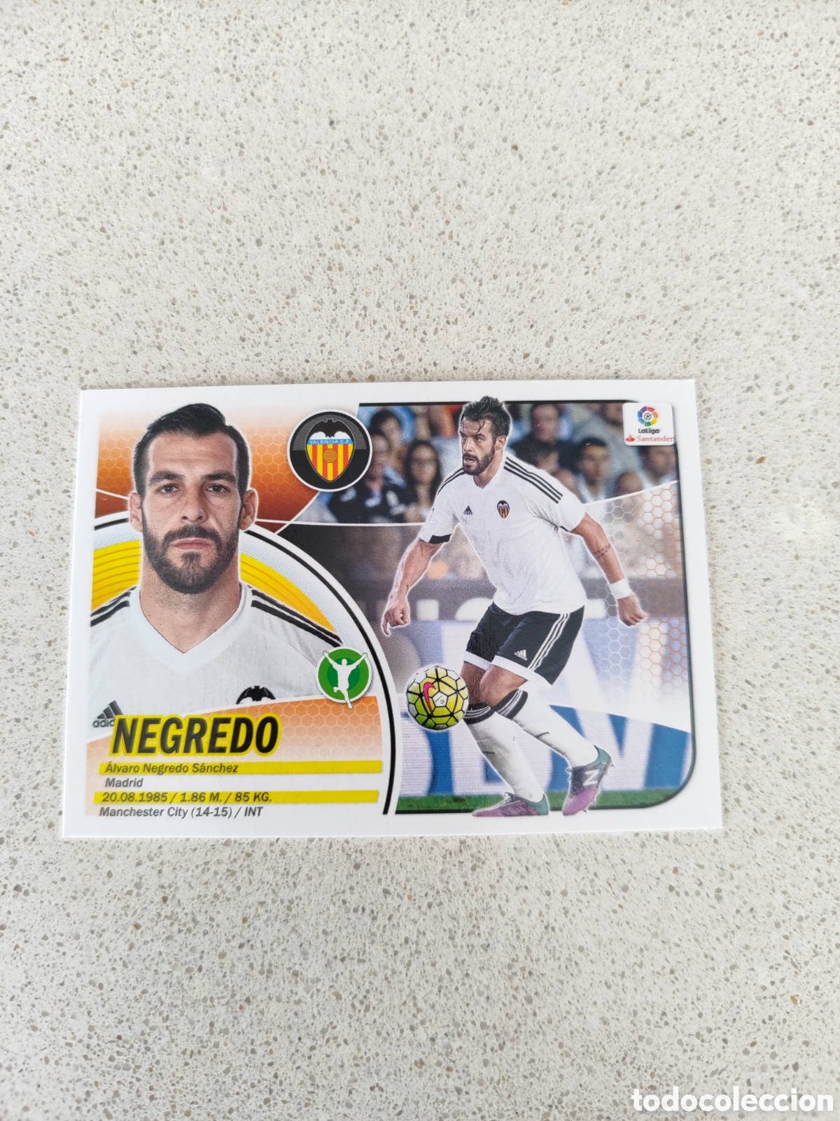 Fu&szlig;ball-Sticker: CROMO NEGREDO VALENCIA N&Uacute;MERO 14B. LIGA ESTE 16/17.