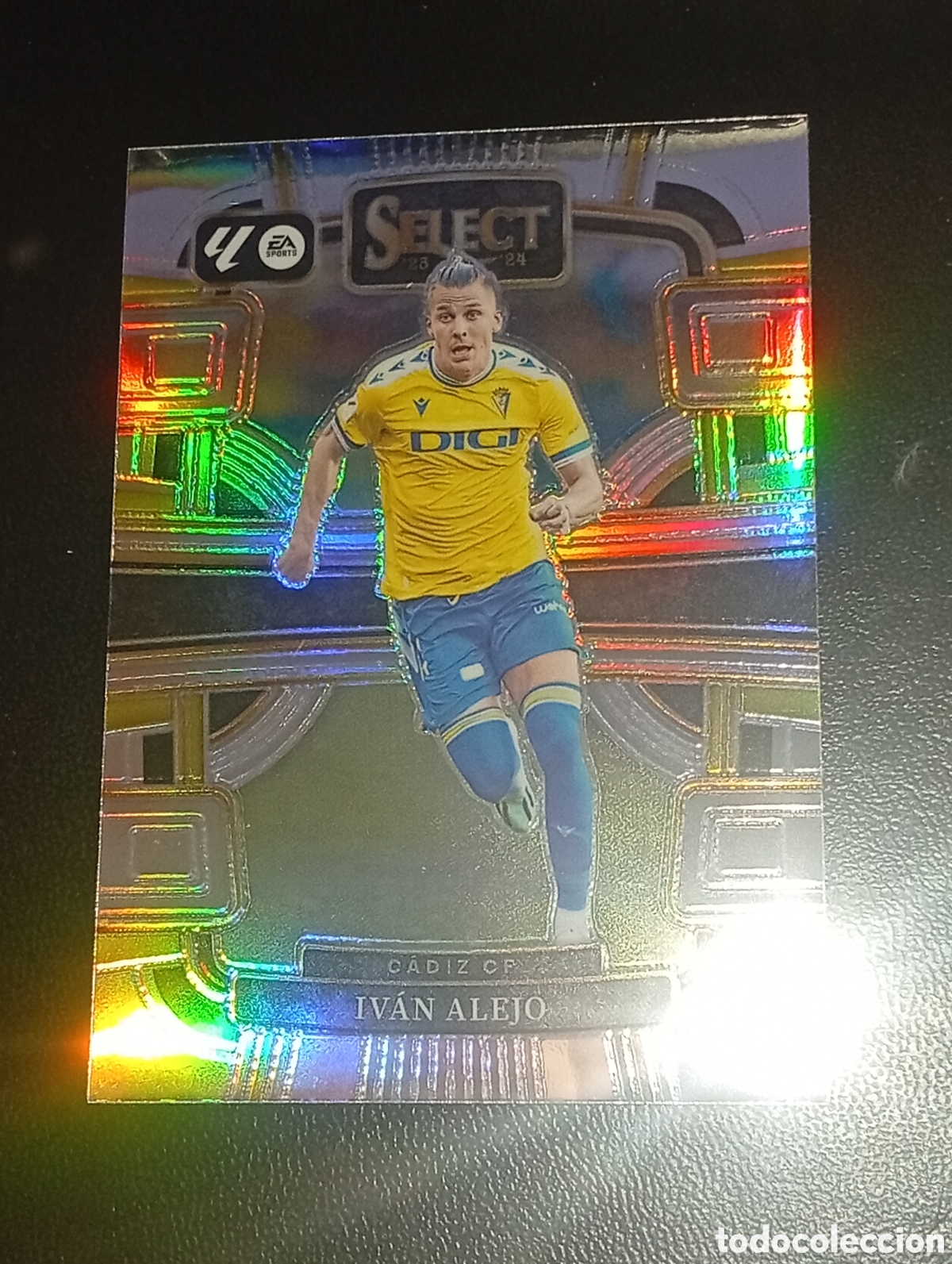 Fu&szlig;ball-Sticker: 17 paralela prizm IVAN ALEJO CADIZ LA LIGA SELECT 2023 2024 24 CROMO TOPPS PANINI