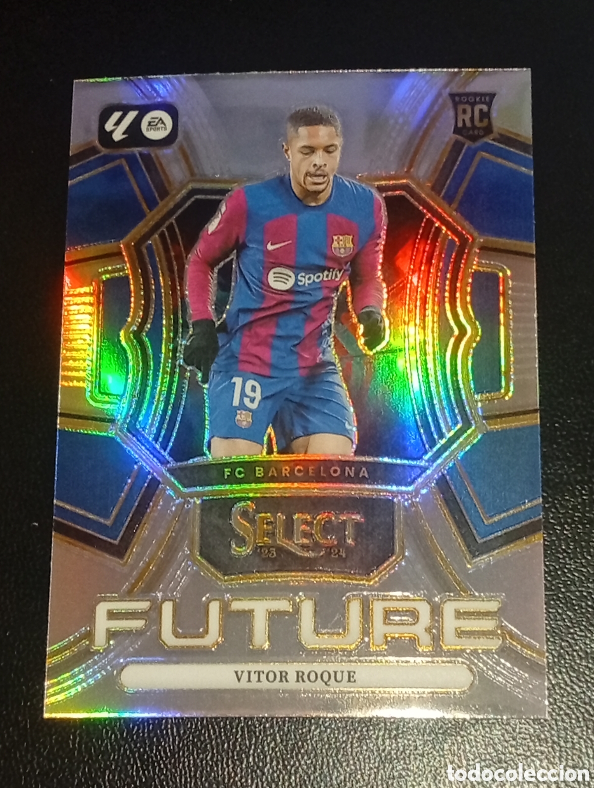 Figurine di Calcio: 14 rookie future prizm paralela VITOR ROQUE BARCELONA SELECT LIGA PANINI 2023 2024 24 CROMO