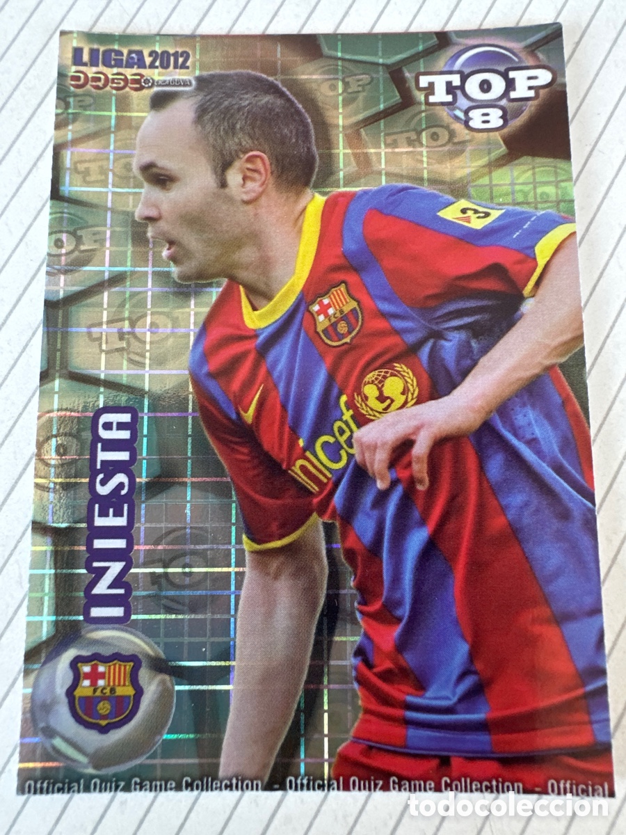 Cromos de F&uacute;tbol: 604 INIESTA TOP 8 (F.C.BARCELONA) VERSI&Oacute;N FONDO AZUL CUADROS MUNDICROMO 2012 11 12