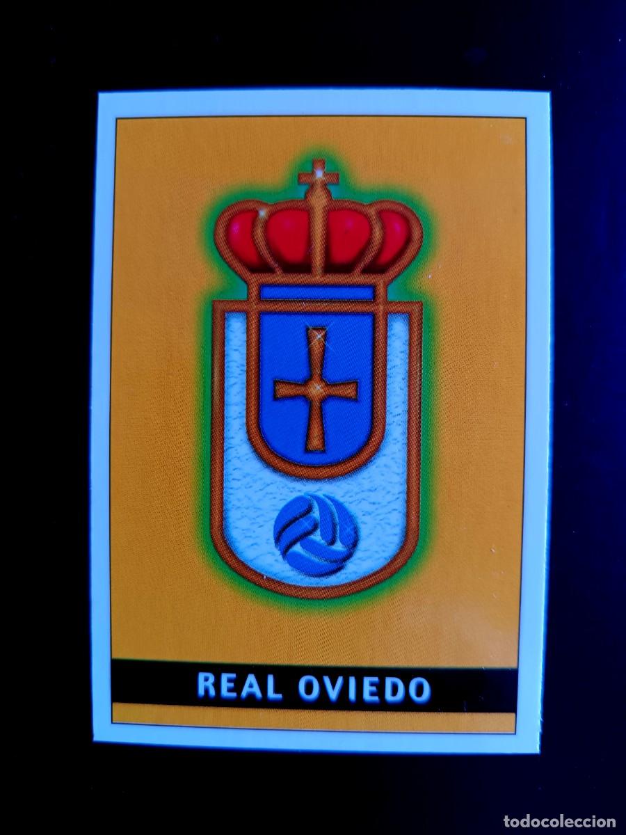 Figurine di Calcio: 423 ESCUDO/PLANTILLA REAL OVIEDO - 2&ordf; DIVISI&Oacute;N - MUNDICROMO 2002