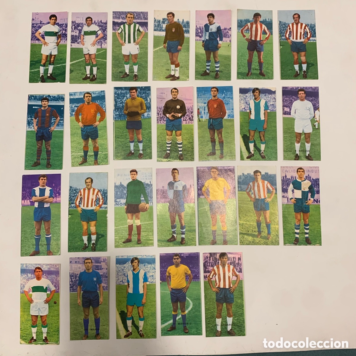 Cromos de F&uacute;tbol: lote 26 cromos nuevos sin usar del album futbol 1968-1969 editorial ruiz romero
