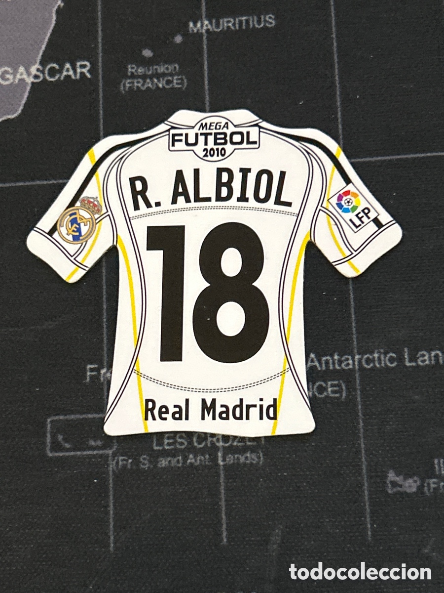 Football Stickers: 18 RAUL ALBIOL (REAL MADRID) IMAN CAMISA CAMISETA MEGA FUTBOL MAGNETS LIGA 2009 2010 09 10