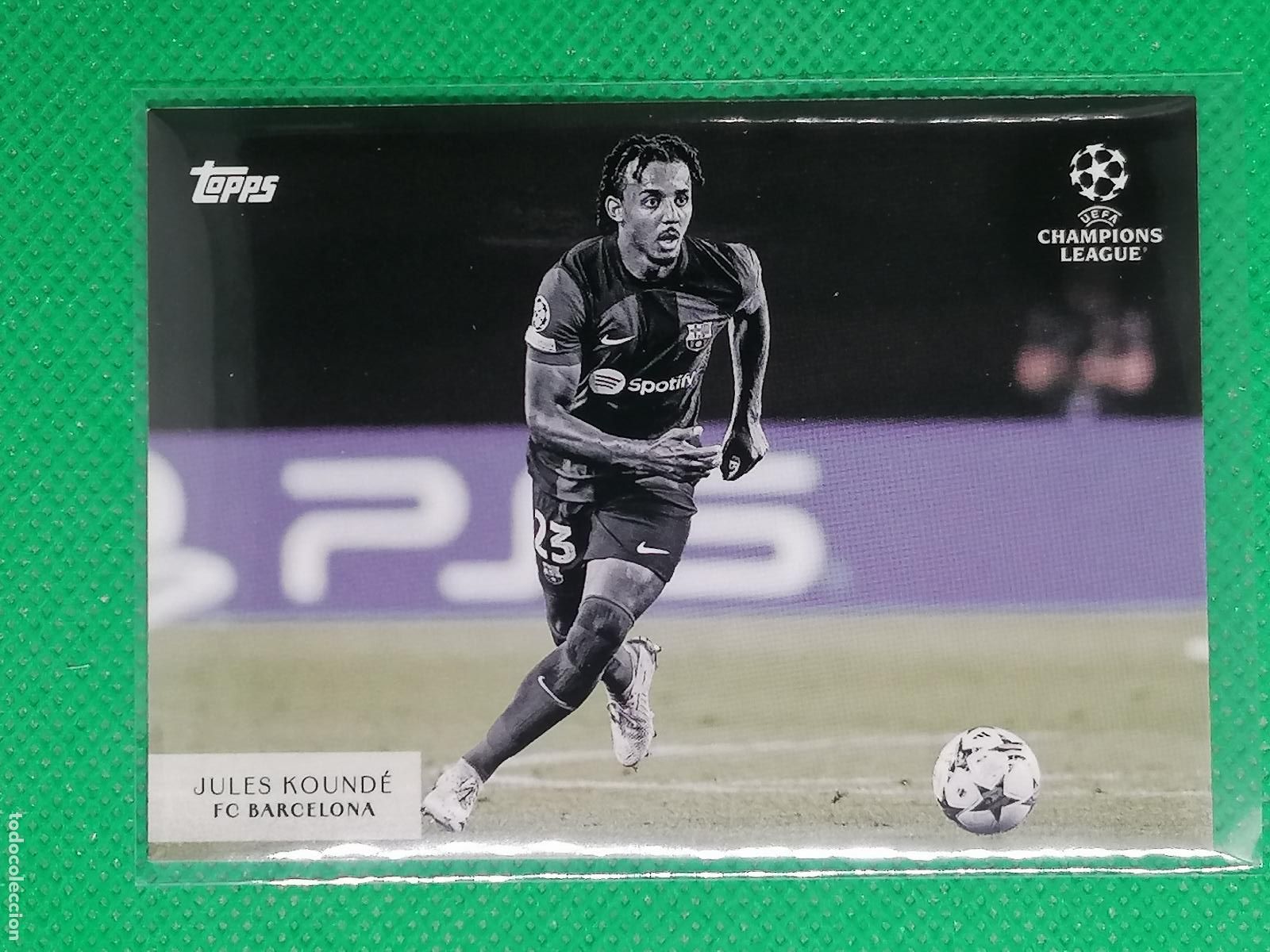 Fu&szlig;ball-Sticker: KOUNDE BARCELONA ⚽ TOPPS SIMPLICIDAD 2024 ⚽