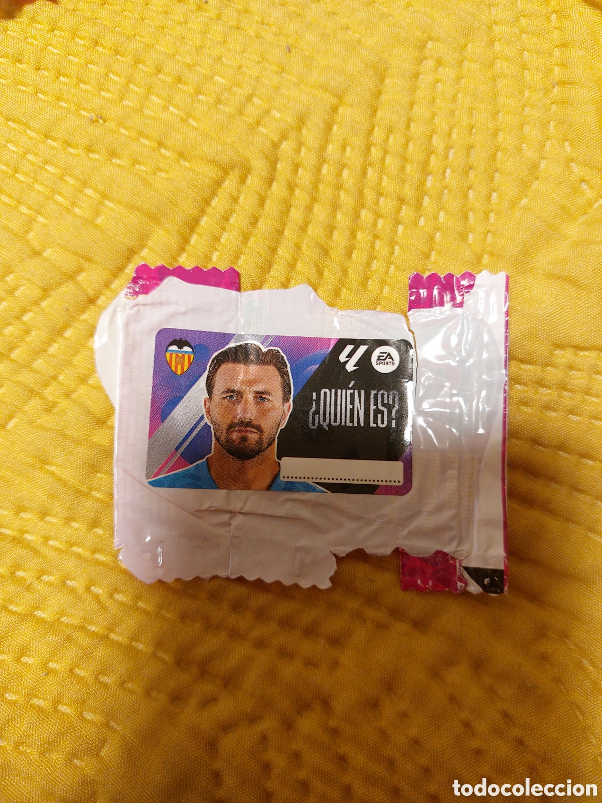 Cartes &agrave; collectionner de Football: DIMITRIEVSKI QUIEN ES VALENCIA CHICLES SIN PEGAR PANINI LIGA ESTE 25 26 2025 2026