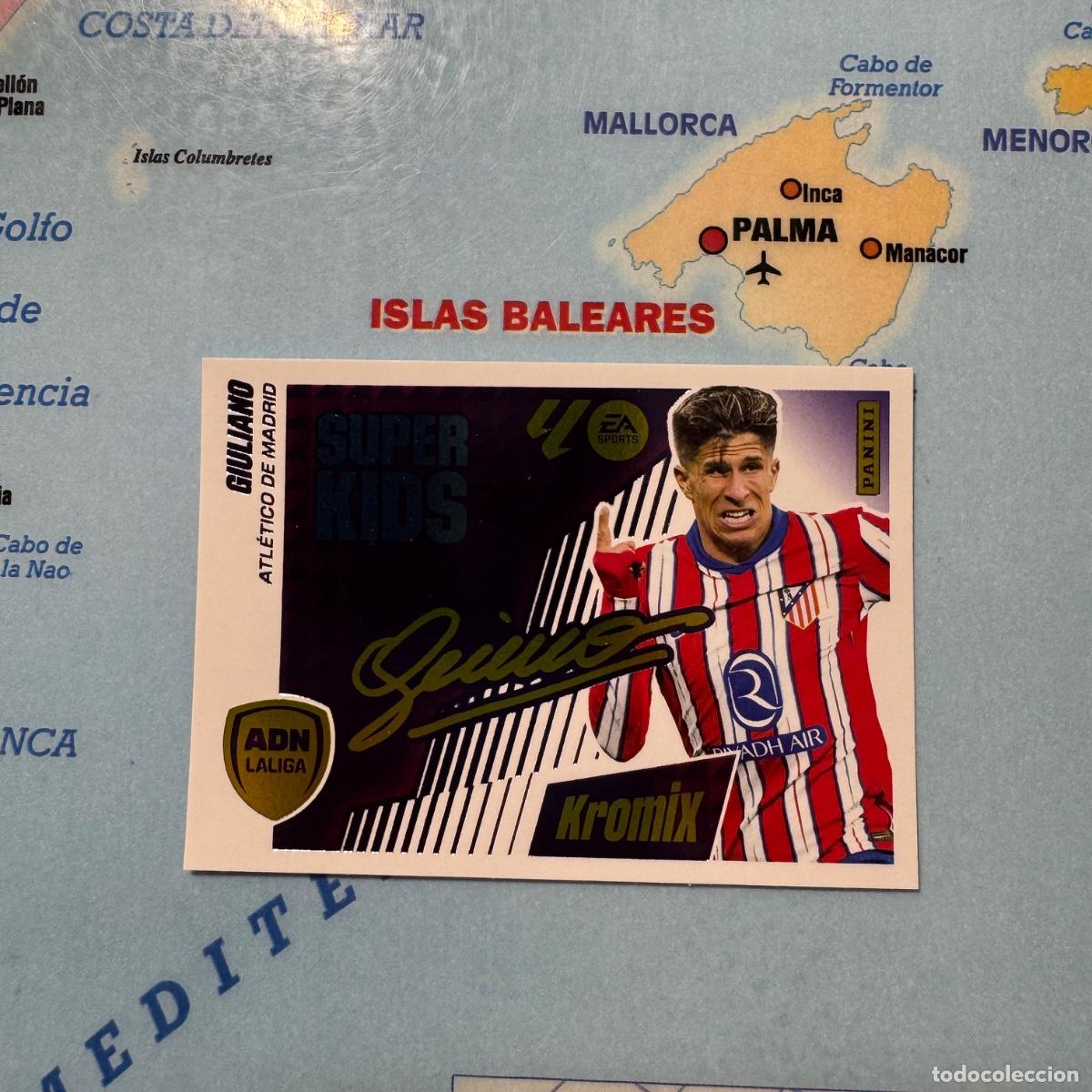 Cartes &agrave; collectionner de Football: Giuliano S&uacute;per Kids Kromix n&uacute;mero K9 Del Atl&eacute;tico de Madrid cromo liga este 25-26 2025-2026