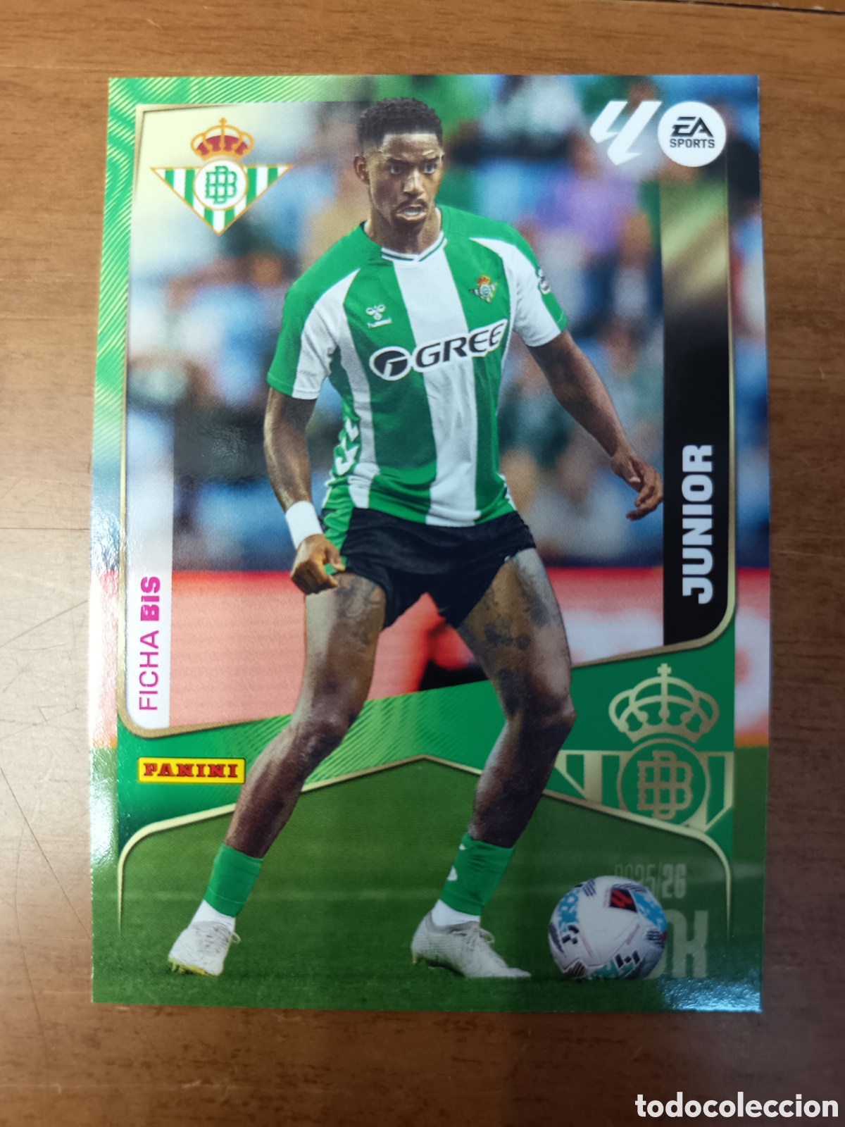 Football Stickers: 98 BIS JUNIOR MEGACRACKS 2025 2026