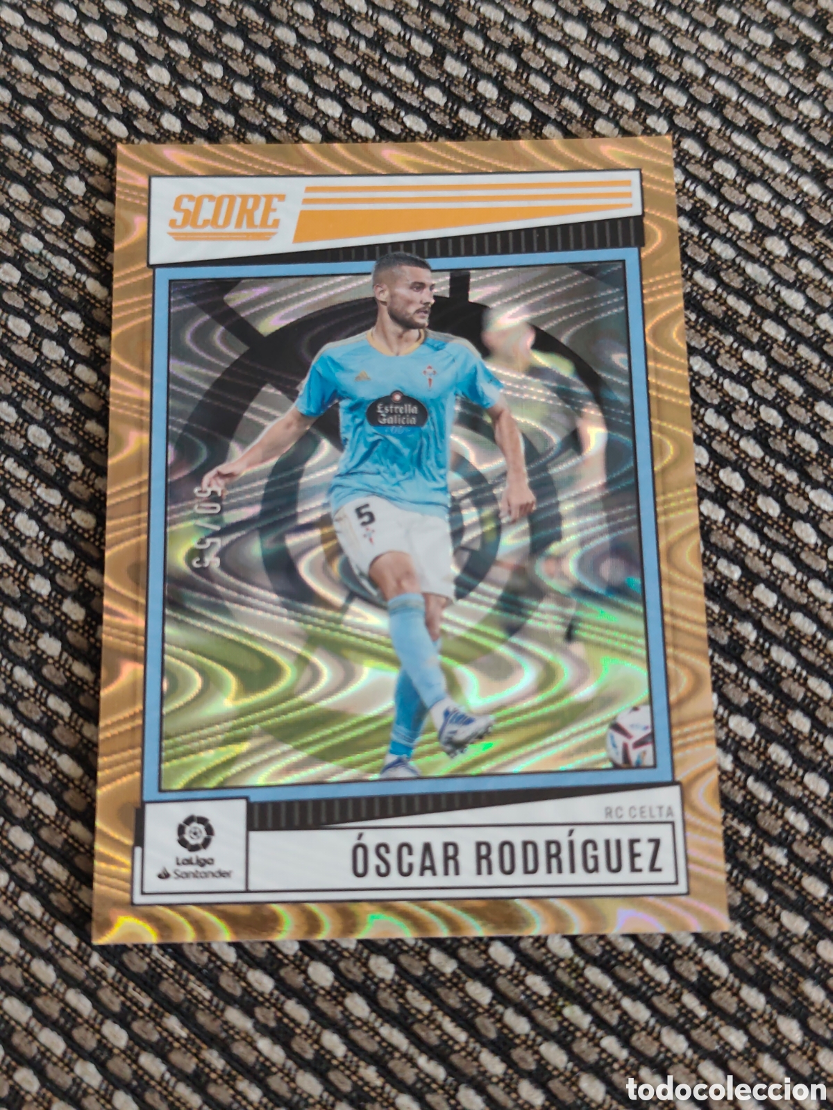 Cromos de F&uacute;tbol: PARALLEL SWIRL DORADO NUMERADA 50/55 &Oacute;SCAR RODR&Iacute;GUEZ CELTA VIGO SCORE LA LIGA 2022 2023 #1