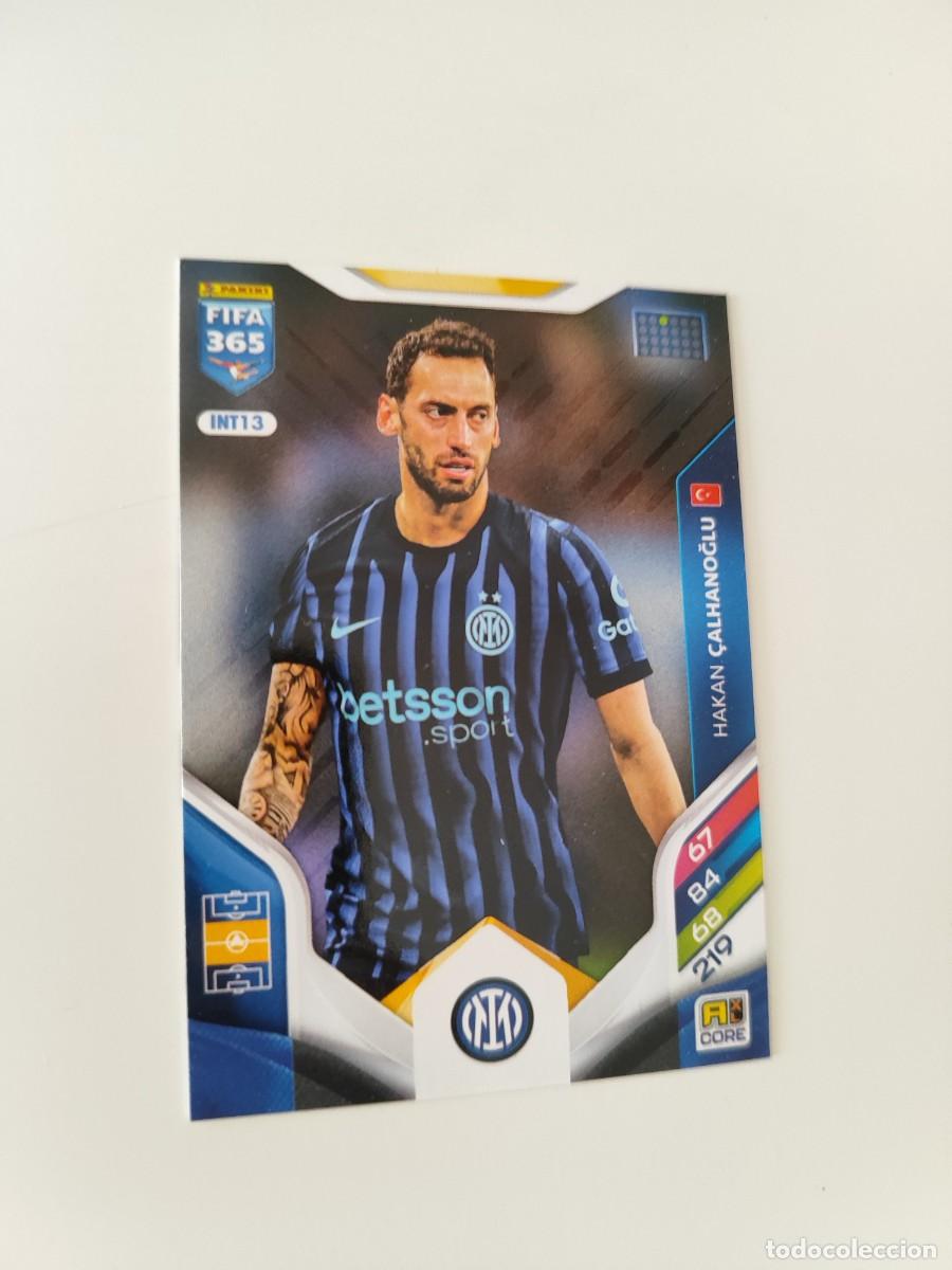 Figurine di Calcio: INT13 FIFA 365 2026 ADRENALYN XL HAKAN &Ccedil;ALHANOĞLU FC INTERNAZIONALE MILANO CORE PANINI 26 2025 25
