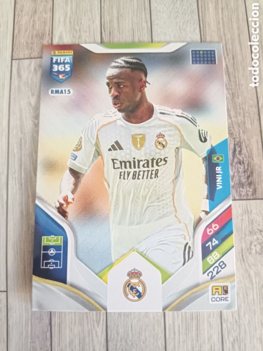 Figurine di Calcio: RMA15 VINI VINICIUS JR REAL MADRID ADRENALYN XL FIFA 365 PANINI 2026