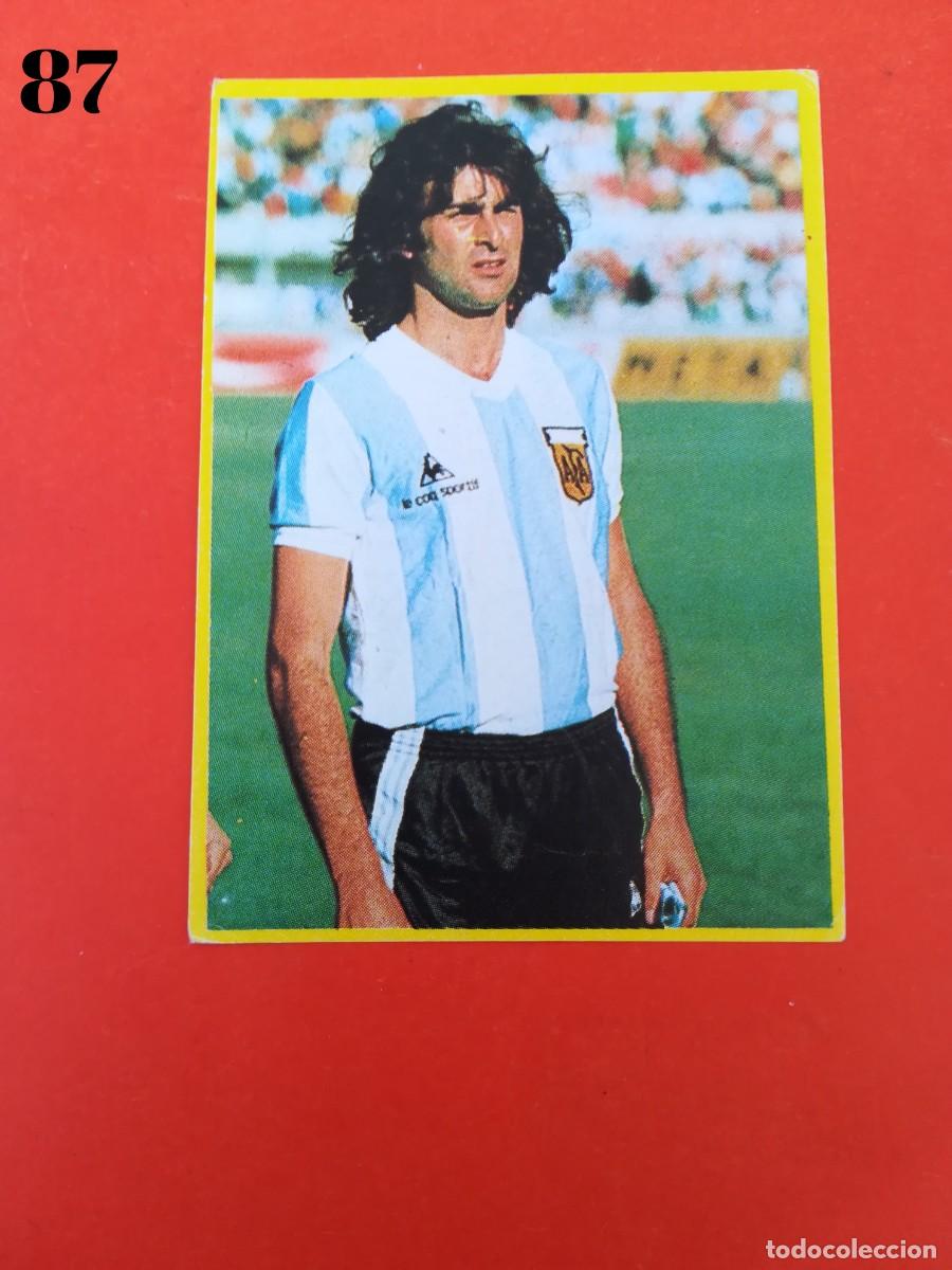 Cromos de F&uacute;tbol: Cromo n.87 f&uacute;tbol en accion - danone - sin pegar