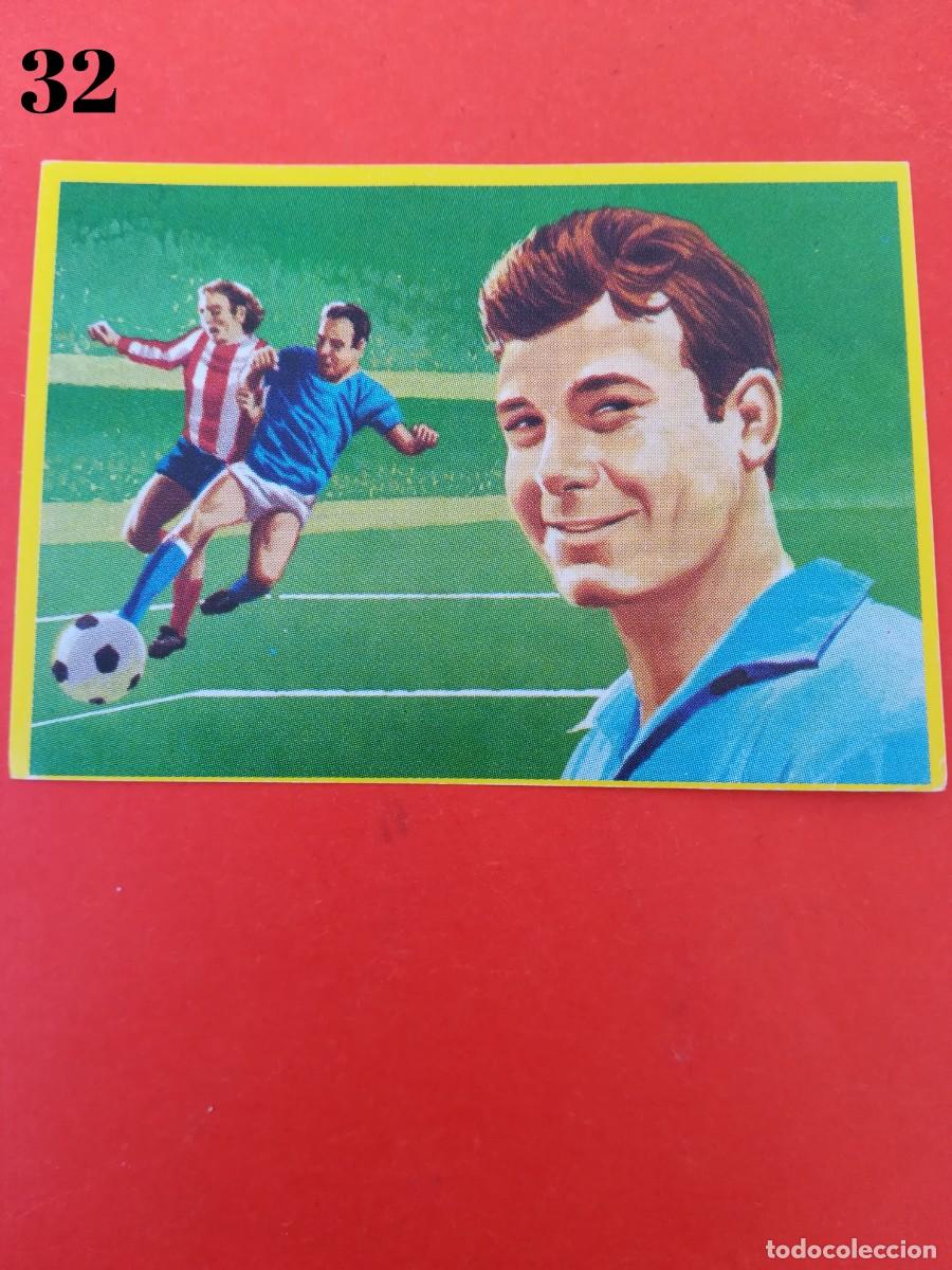 Cromos de F&uacute;tbol: Cromo n.32 f&uacute;tbol en accion - danone - sin pegar