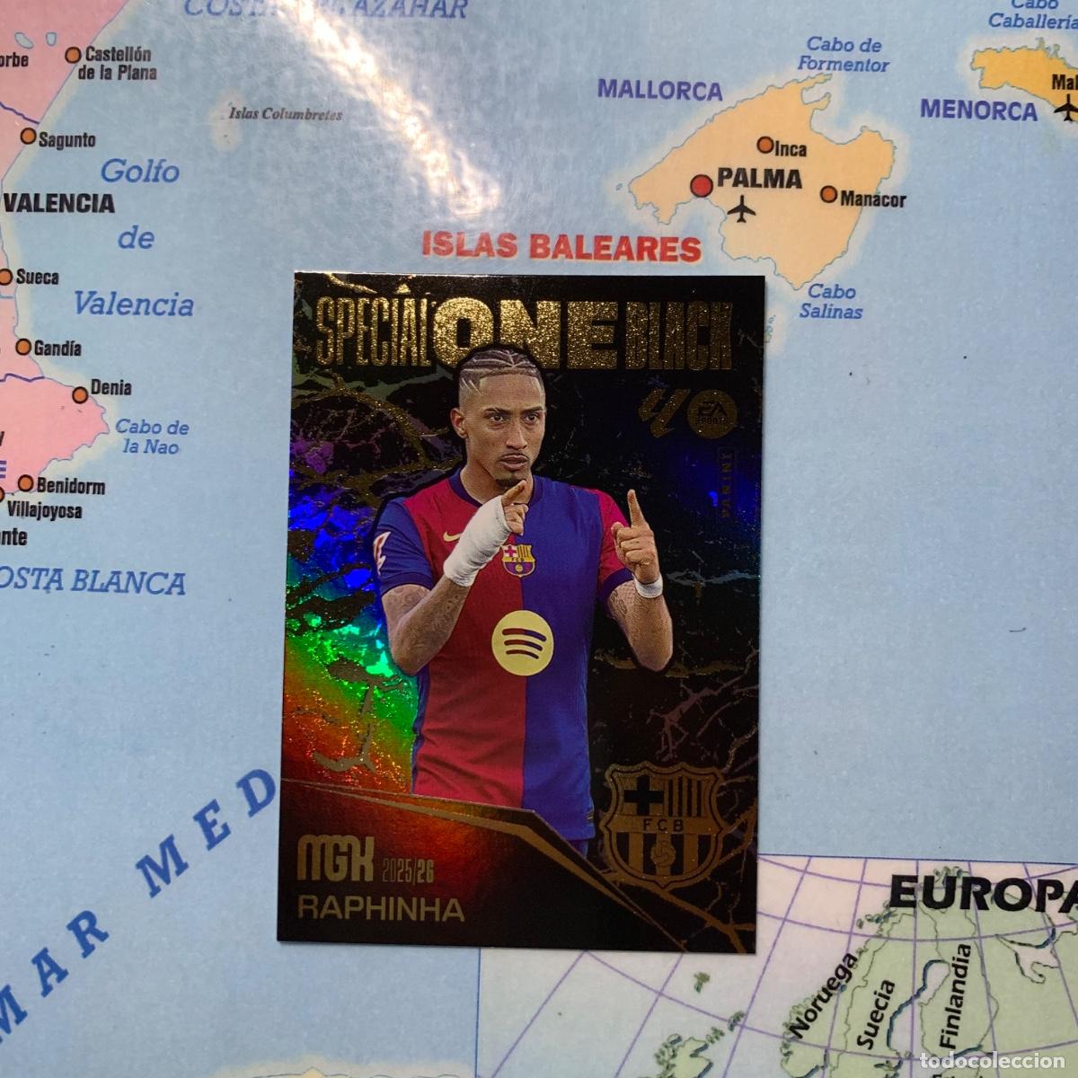 Cromos de f&uacute;tbol: Raphinha Special One Black del Barcelona Megacracks 25-26 2025-2026