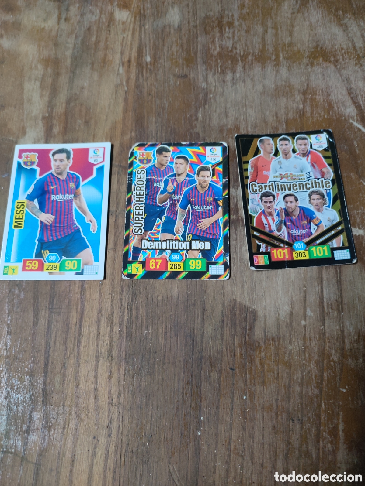 Cromos de F&uacute;tbol: Tres cromos de f&uacute;tbol de Messi. Ver fotos y leer bien.