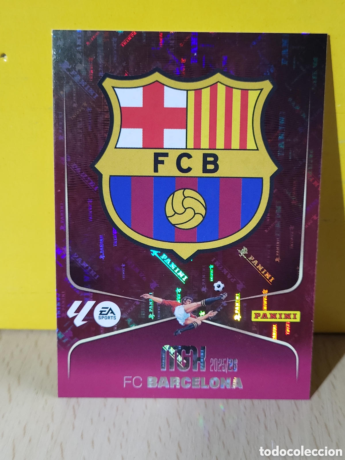 Cromos de F&uacute;tbol: ESCUDO FC BARCELONA BAR&Ccedil;A N&ordm; 73 MGK 2025 2026 25 26 PANINI