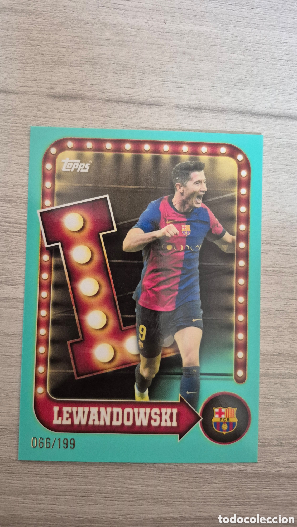 Cartes &agrave; collectionner de Football: Lewandowski /199 Collector Tin Barcelona
