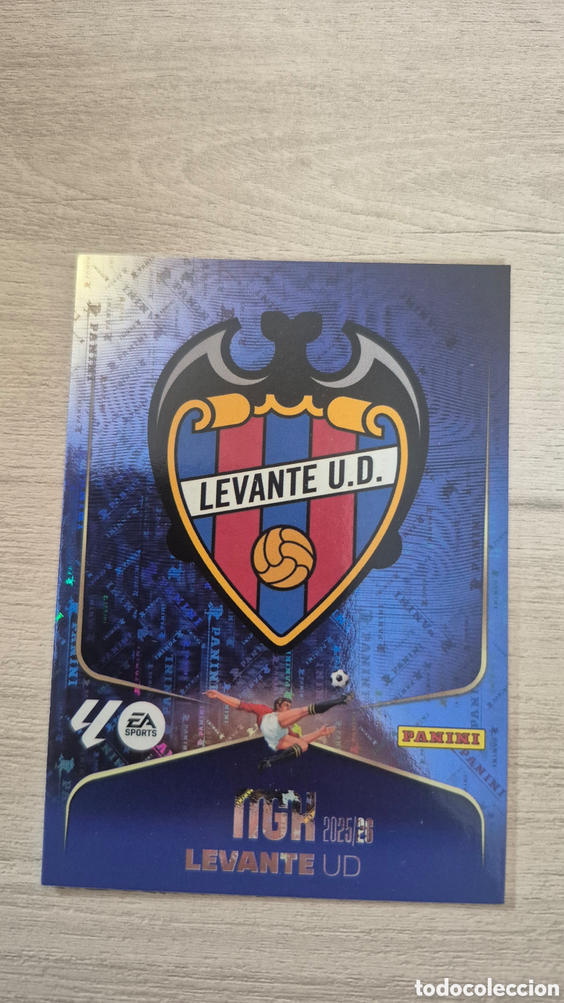 Figurine di Calcio: N&deg;199 Escudo Levante Megacracks 25/26
