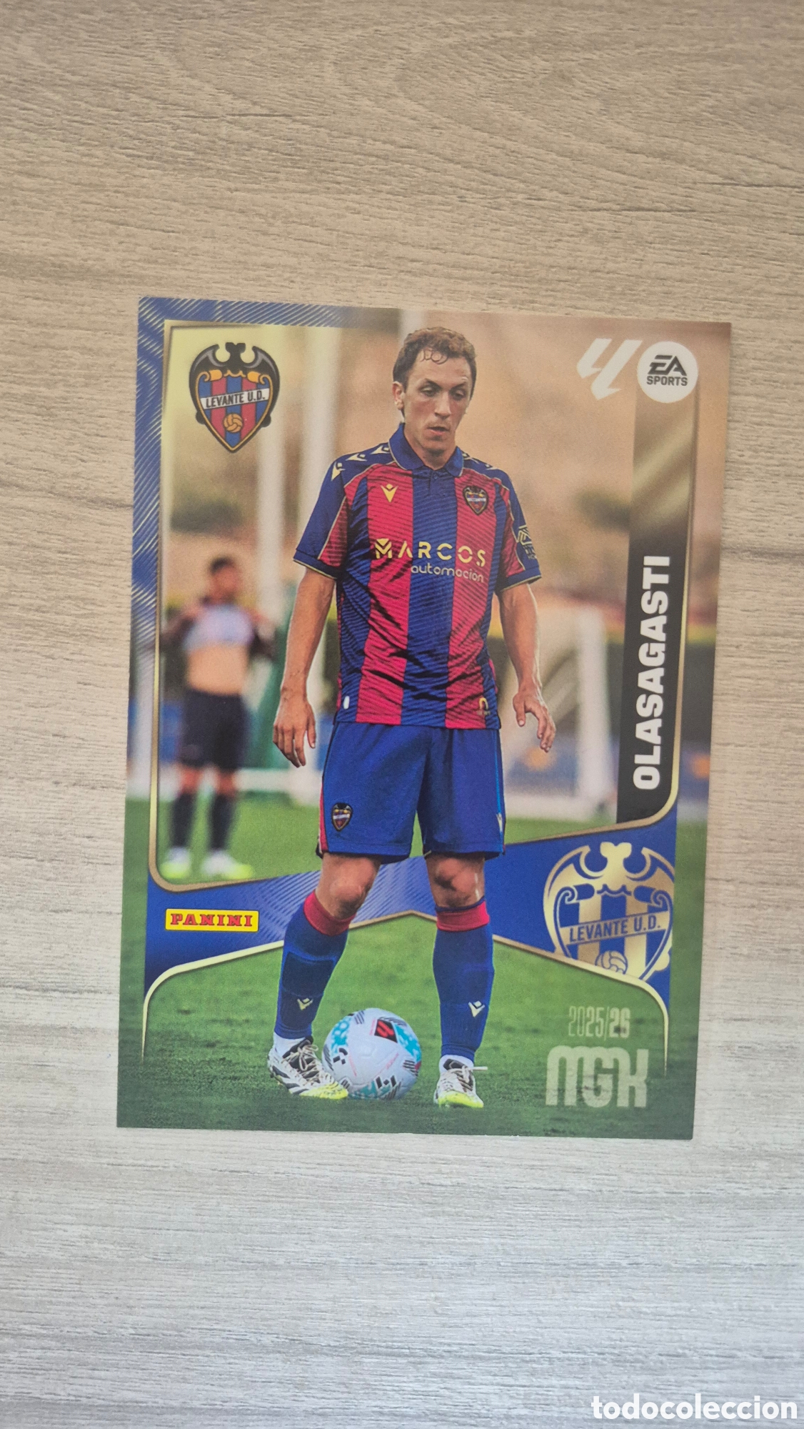 Fu&szlig;ball-Sticker: N&deg;210 Levante Olasagasti Megacracks 25/26