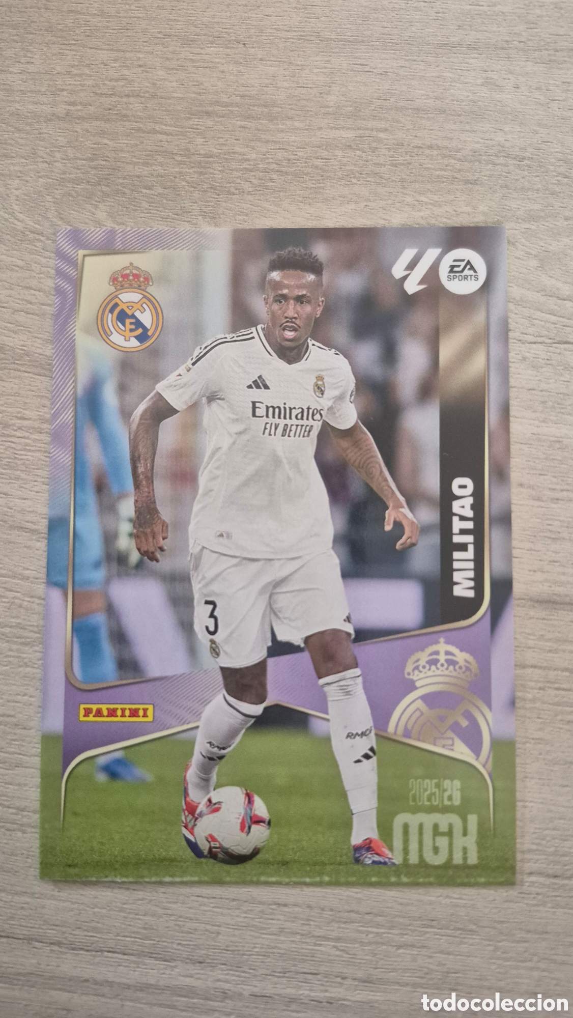 Figurine di Calcio: N&deg;221 Real Madrid Militao Megacracks 25/26