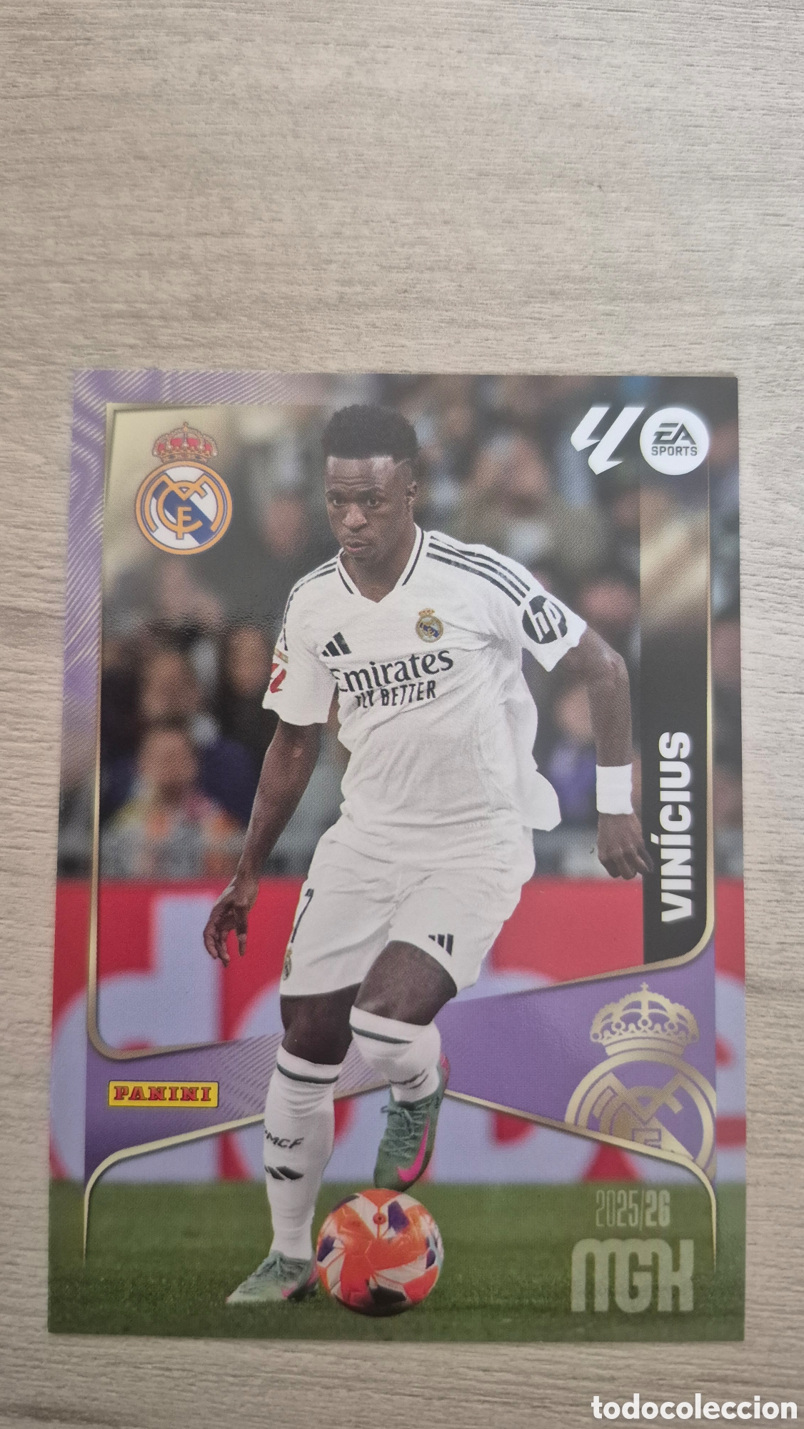 Fu&szlig;ball-Sticker: N&deg;234 Real Madrid Vinicius Megacracks 25/26
