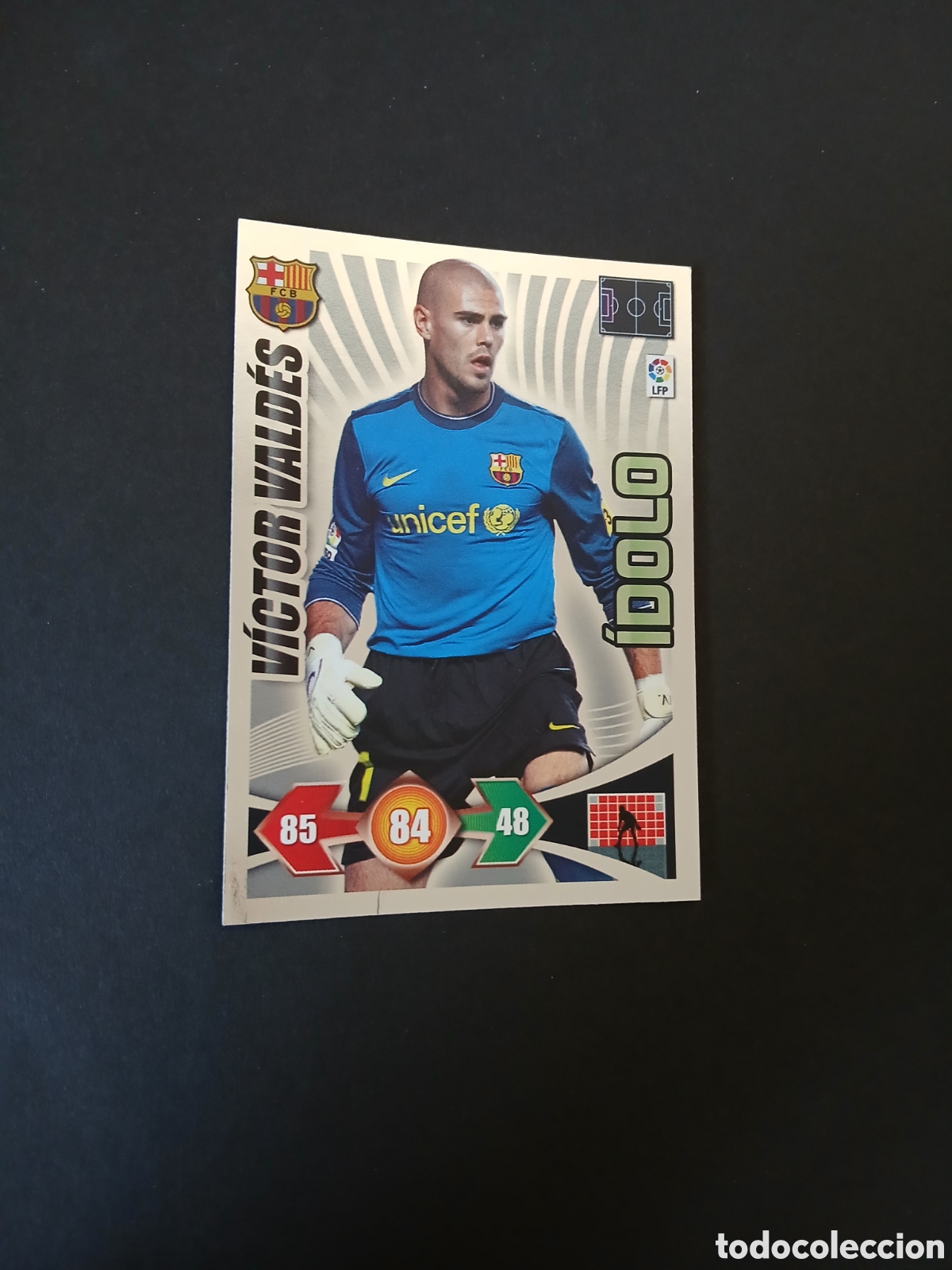 Cartes &agrave; collectionner de Football: VICTOR VALDES BARCELONA IDOLO ADRENALYN XL LIGA 2009/10 09 10 PANINI