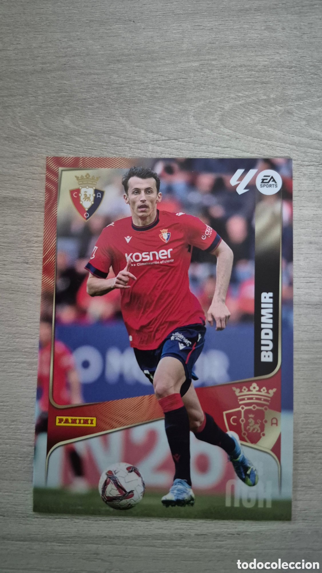 Figurine di Calcio: N&deg;270 Osasuna Budimir Megacracks 25/26
