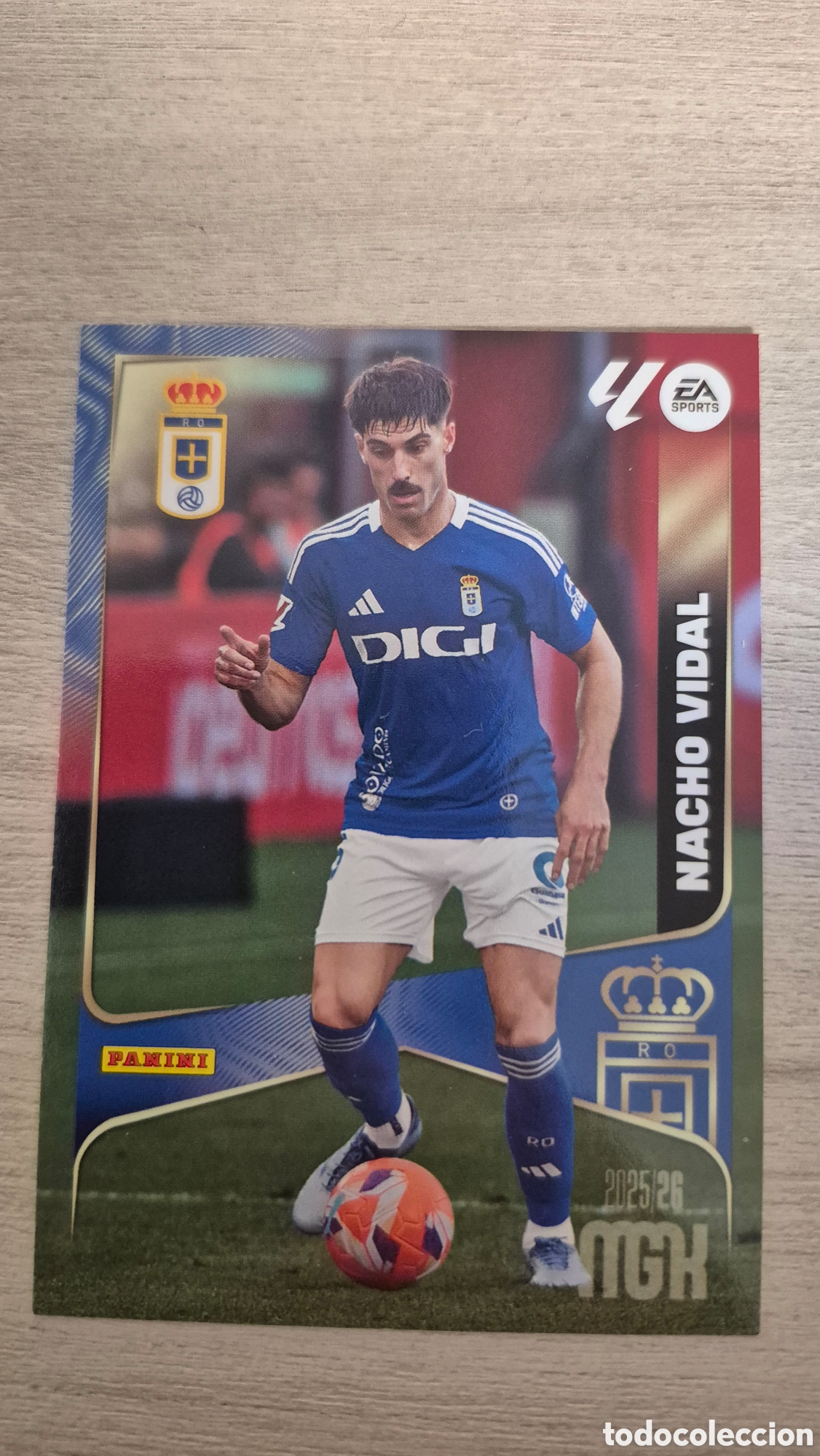 Fu&szlig;ball-Sticker: N&deg;274 Oviedo Nacho Vidal Megacracks 25/26