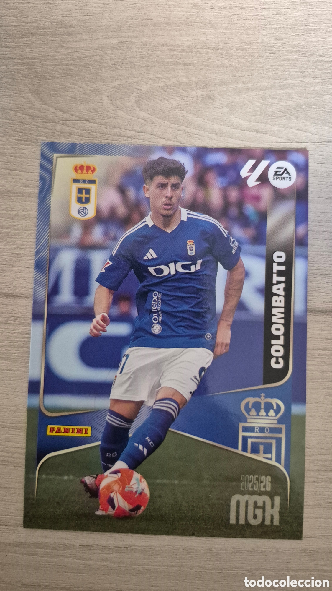 Fu&szlig;ball-Sticker: N&deg;279 Oviedo Colombatto Megacracks 25/26