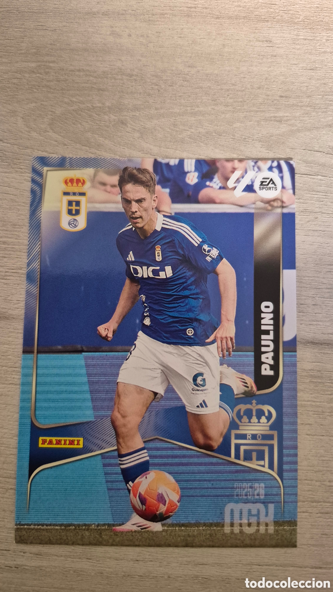 Fu&szlig;ball-Sticker: N&deg;284 Oviedo Paulino Megacracks 25/26