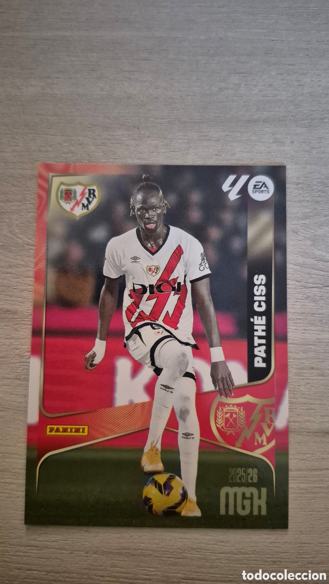 Fu&szlig;ball-Sticker: N&deg;297 Rayo Vallecano Pathe Ciss Megacracks 25/26