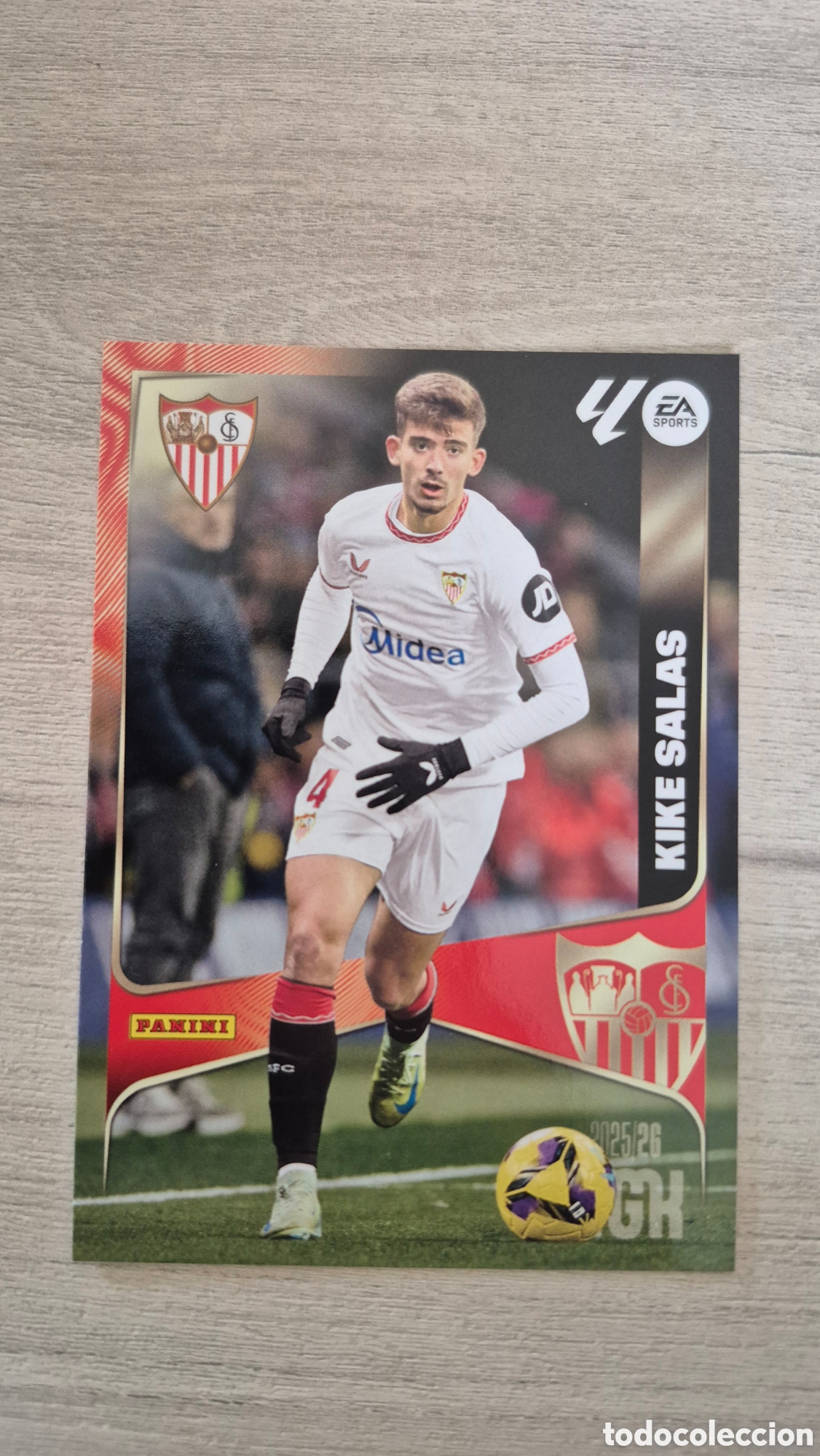 Fu&szlig;ball-Sticker: N&deg;330 Sevilla Kike Salas Megacracks 25/26