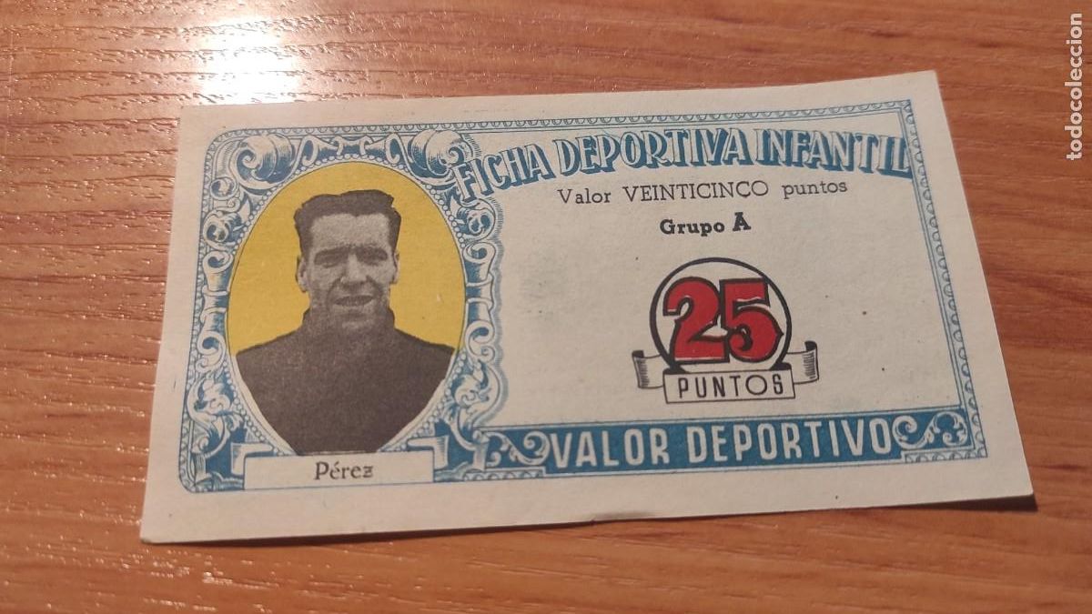 Cromos de f&uacute;tbol: Ficha deportiva Infantil H&eacute;rcules. 1943 1944. Perez