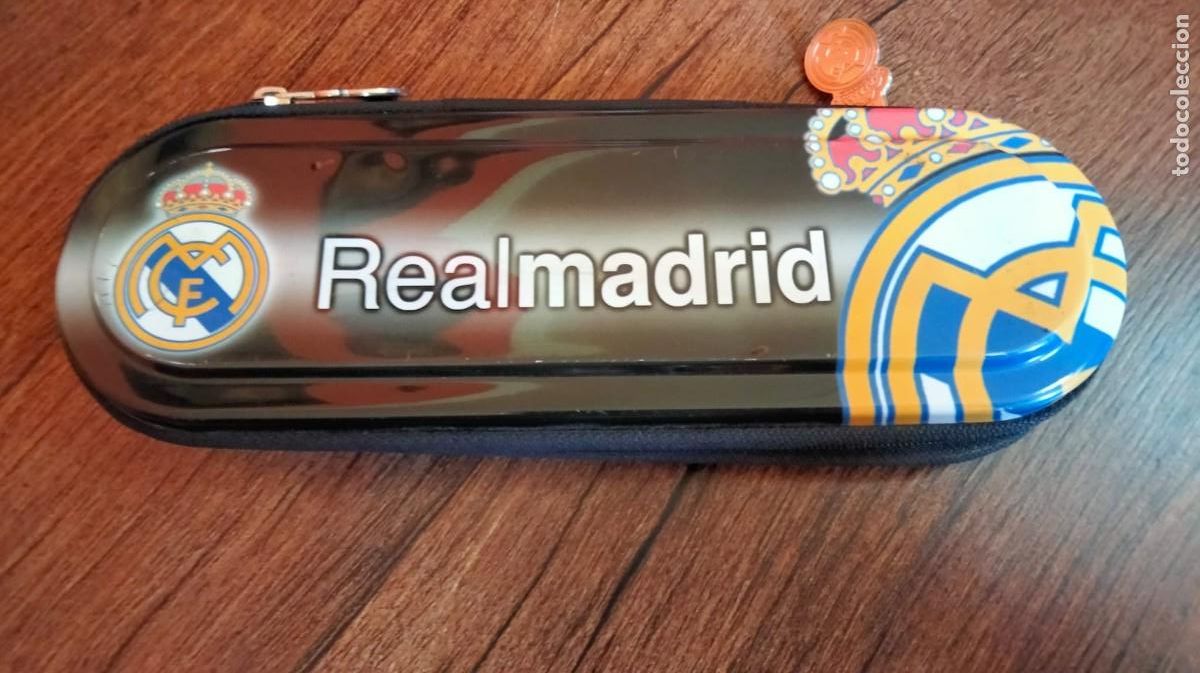 Cromos de f&uacute;tbol: estuche de REAL MADRID - Foto 1