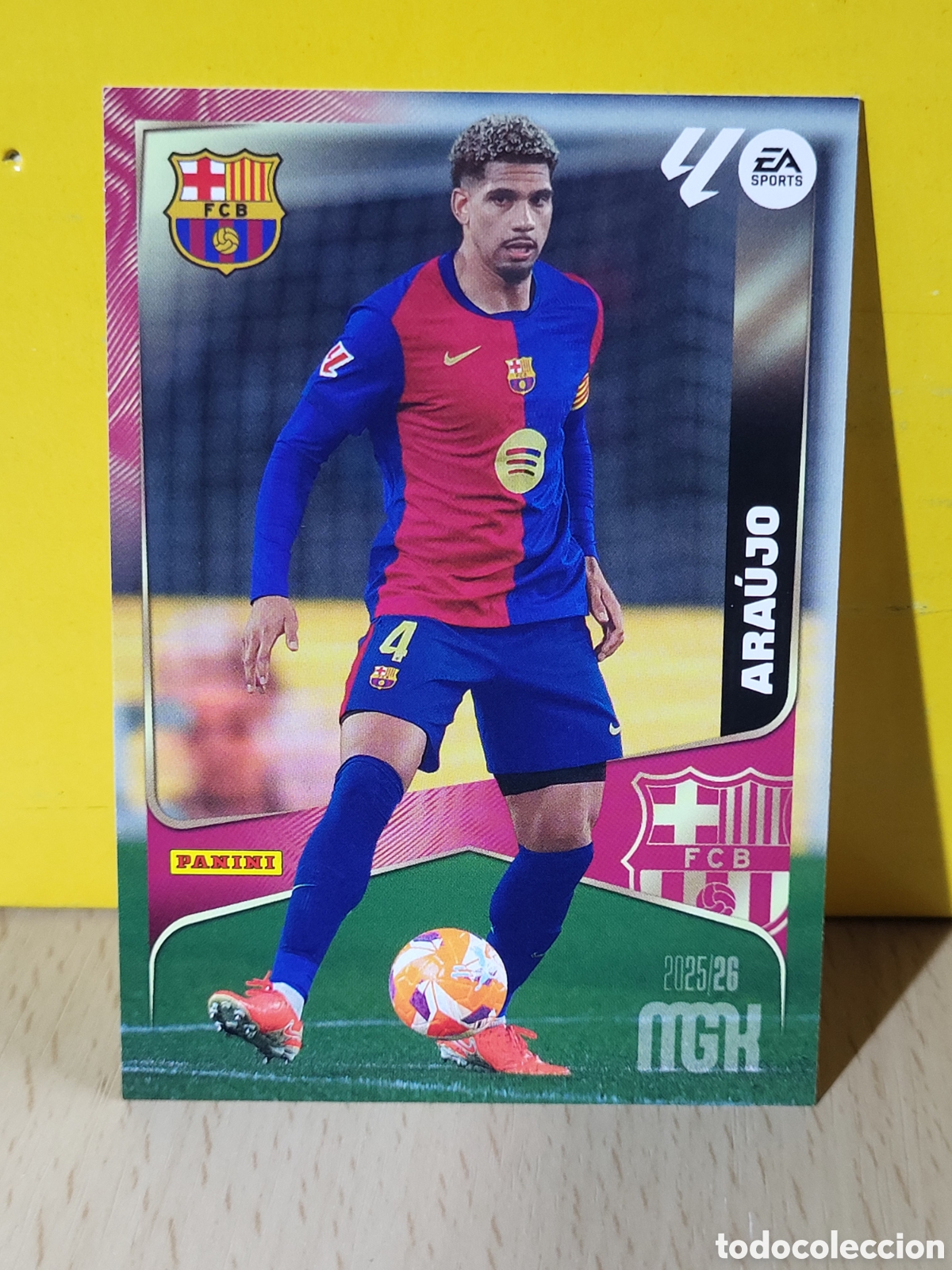 Cromos de F&uacute;tbol: ARAUJO FC BARCELONA BAR&Ccedil;A N&ordm; 78 MGK 2025 2026 25 26 PANINI