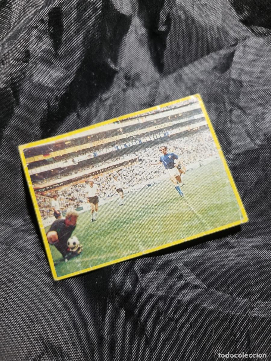 Cromos de F&uacute;tbol: FUTBOL EN ACCION. DANONE. SIN PEGAR. 1982. CROMO N&ordm; 77