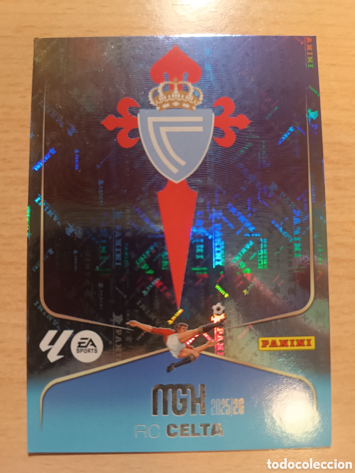 Cromos de F&uacute;tbol: 109 ESCUDO CELTA DE VIGO MEGACRACKS 2025 2026 PANINI 25 26