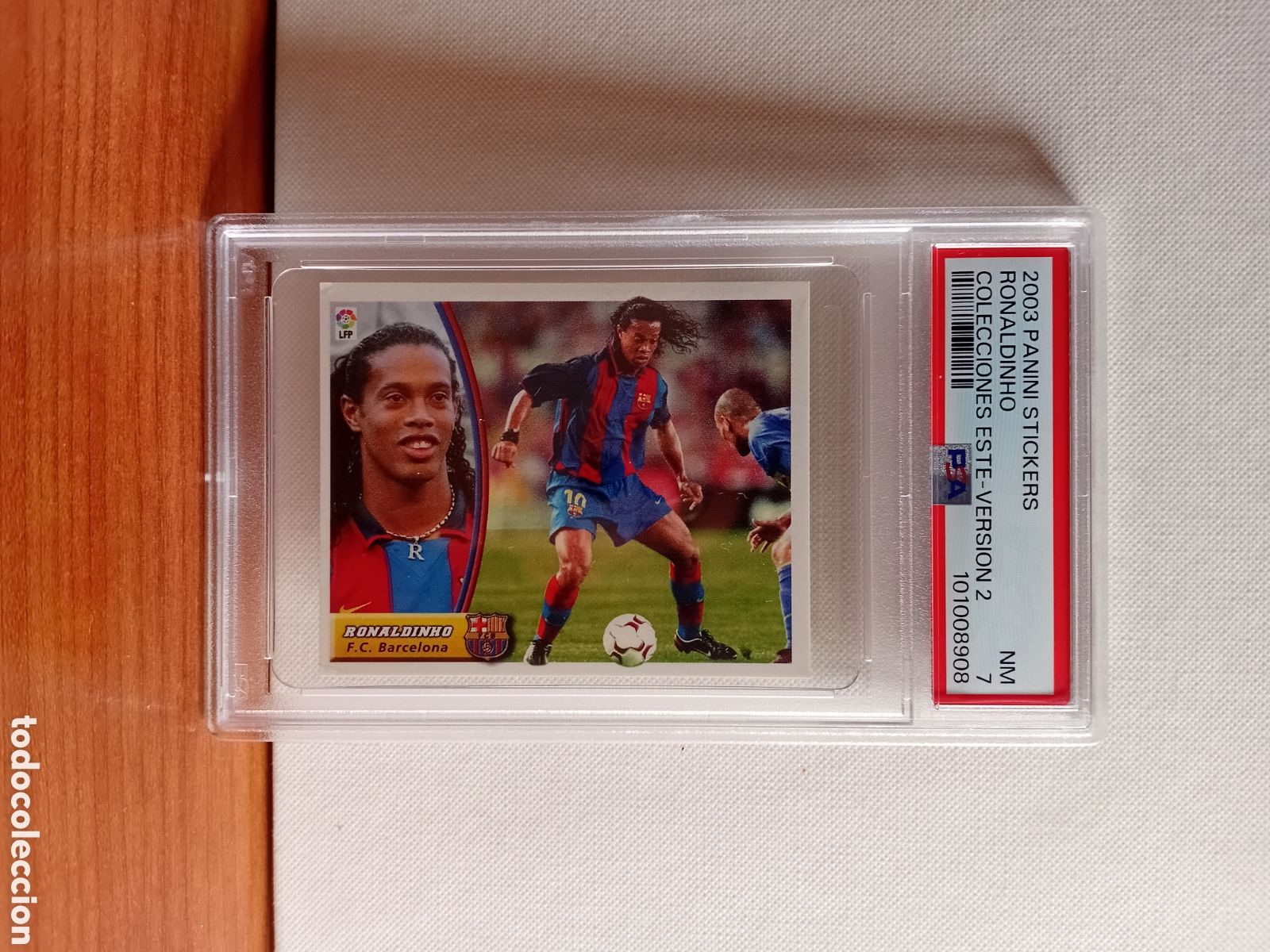 Cromos de f&uacute;tbol: Ronaldinho 2003 Este rookie PSA 7 - Foto 1