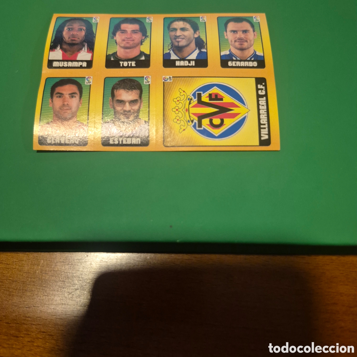 Cromos de F&uacute;tbol: Cromo de escudo Celta de Vigo+ 6 cromitos Liga Cracks 2004 Colecci&oacute;n de bolsillo Panini. Nuevo.