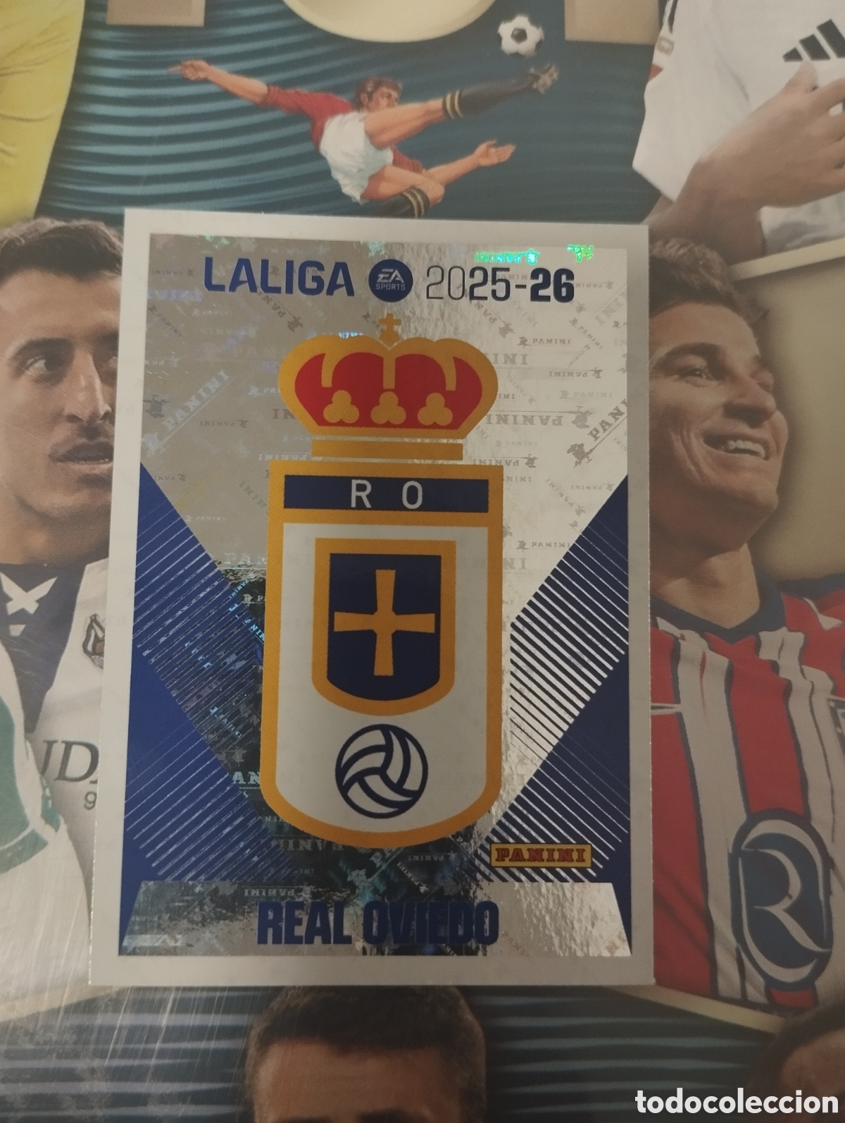 Figurine di Calcio: LIGA ESTE 2025 2026 25 26 - PANINI - N&ordm; 1 ESCUDO OVIEDO