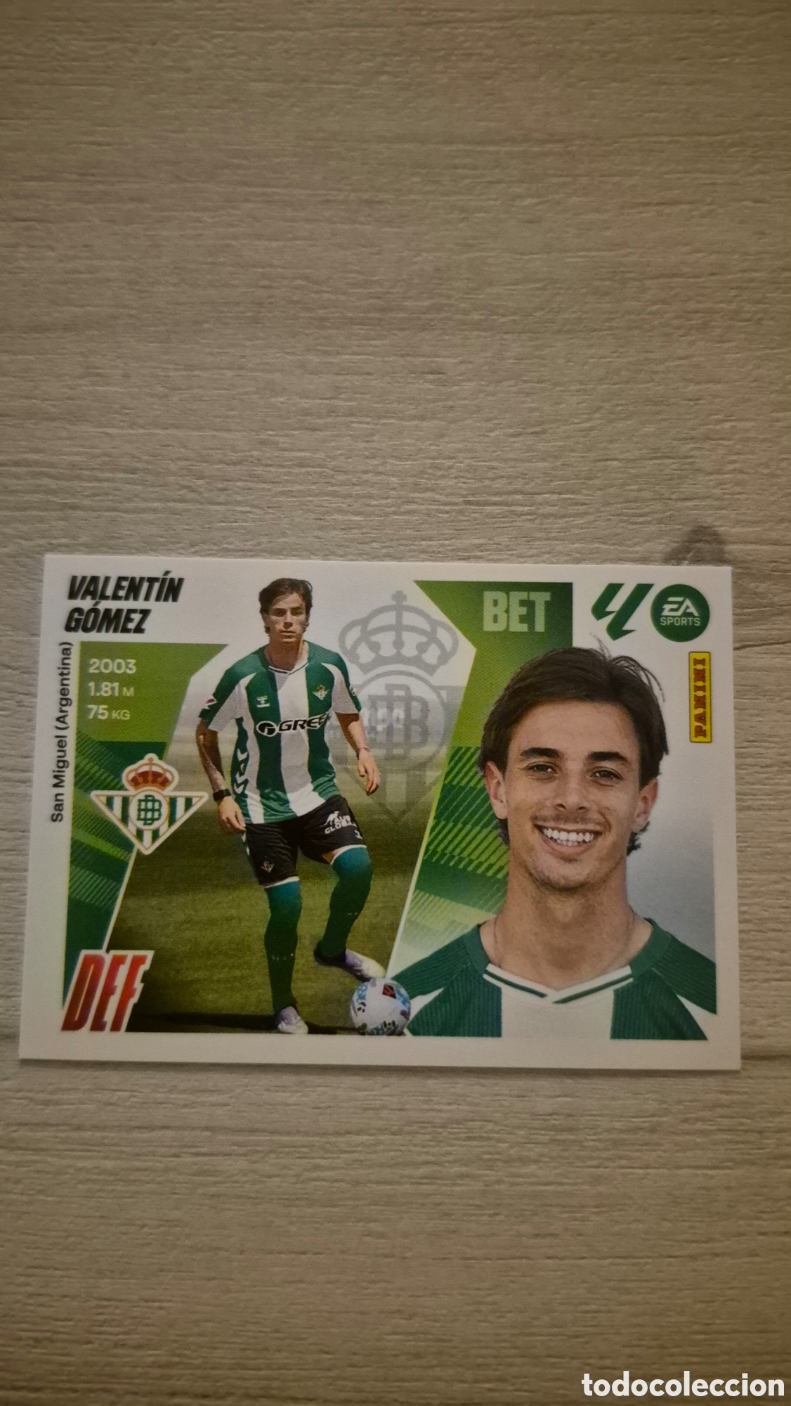 Fu&szlig;ball-Sticker: Fichaje N&deg;17 Valent&iacute;n G&oacute;mez Liga Este 25/26
