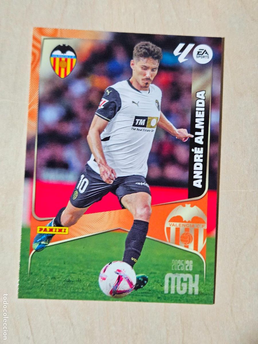 Figurine di Calcio: CROMO N&ordm; 354 ANDRE ALMEIDA - MEGACRACKS 2025 26 - VALENCIA