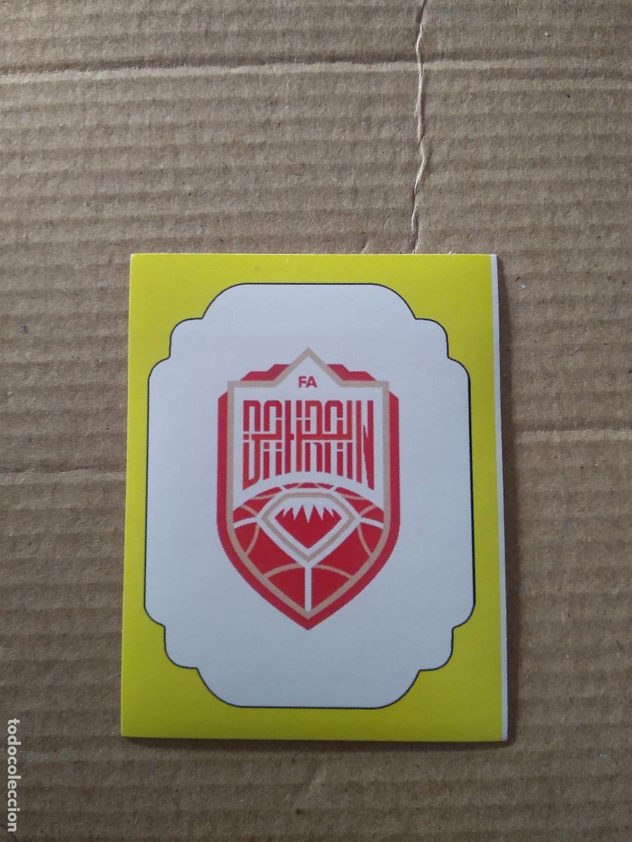 Football Stickers: ESCUDO BAHRAIN CROMO FUTBOL ARABIAN GULF CUP 2025 COPA GOLFO ARABIA 25 HORUS