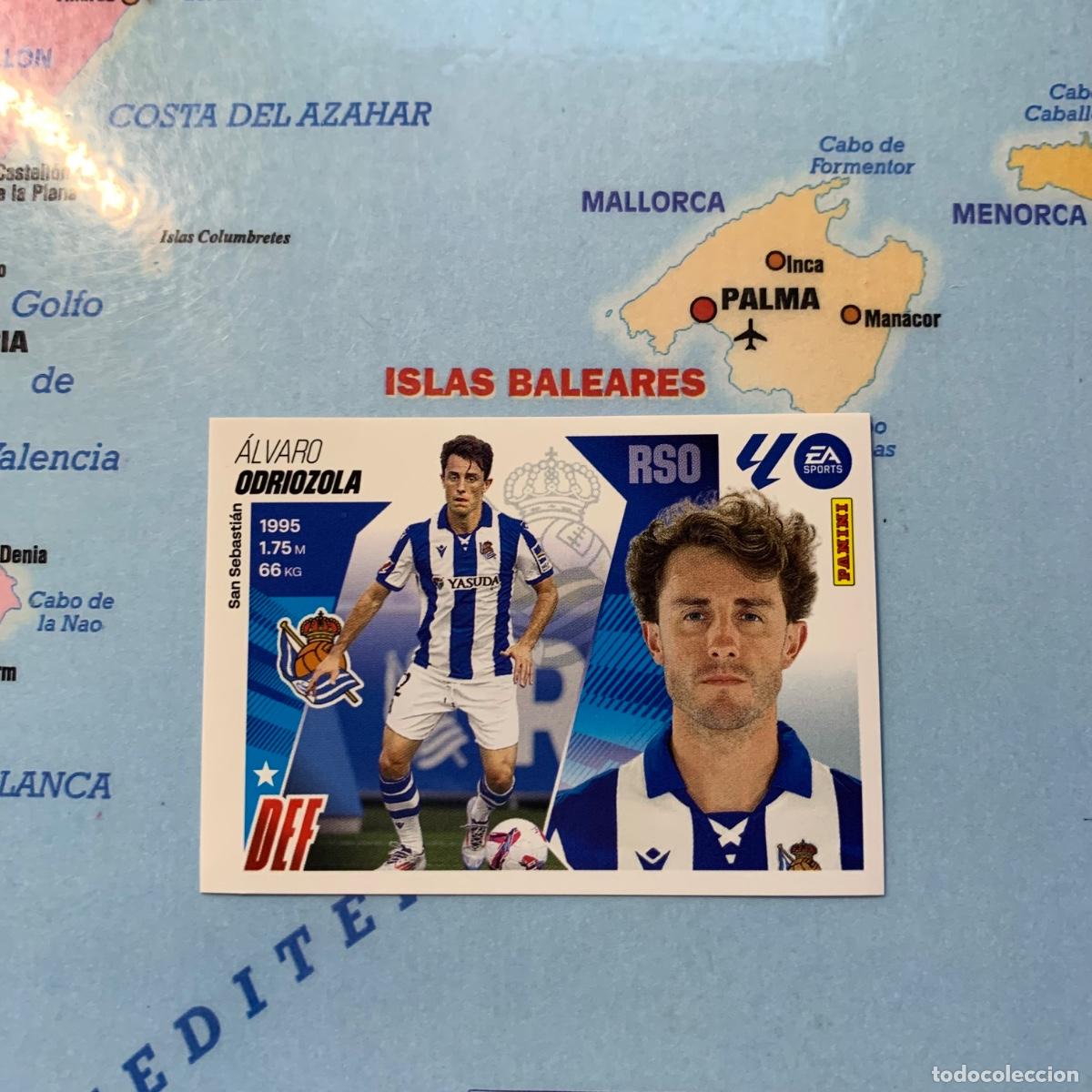 Football Stickers: Odriozola coloca n&uacute;mero 8 Bis de la Real Sociedad cromo liga este 25-26 2025-2026