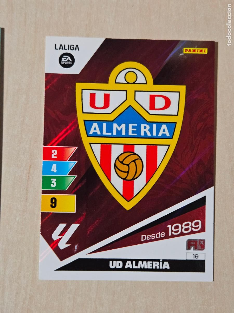 Cromos de f&uacute;tbol: FICHA N&ordm; 19 ESCUDO - ADRENALYN 23 24 - PANINI 2023 - 24 - CROMO - ALMERIA