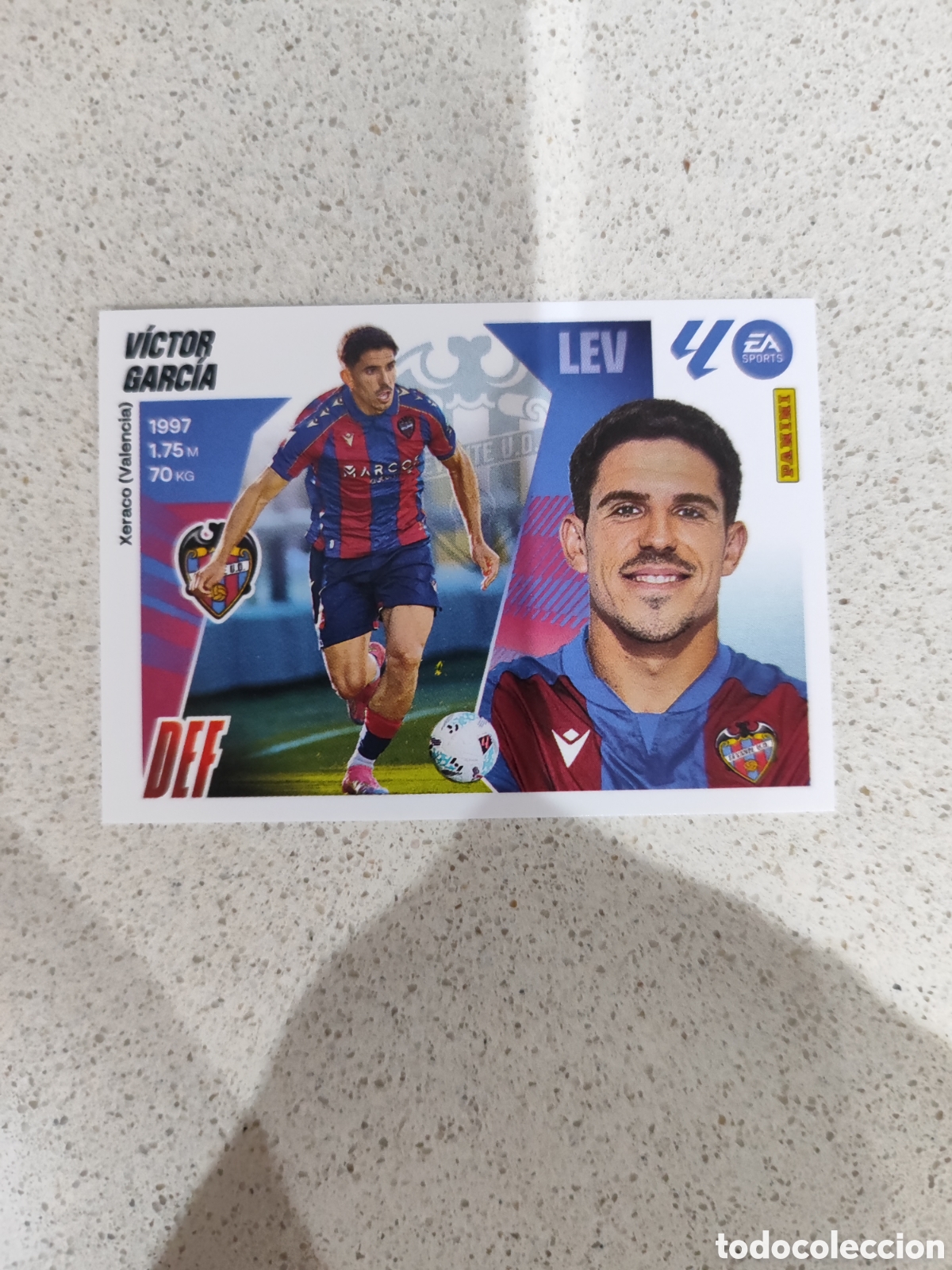 Cartes &agrave; collectionner de Football: CROMO V&Iacute;CTOR GARC&Iacute;A LEVANTE N&Uacute;MERO 5 BIS COLOCA. LIGA ESTE 25/26. SEGUNDA EDICI&Oacute;N.