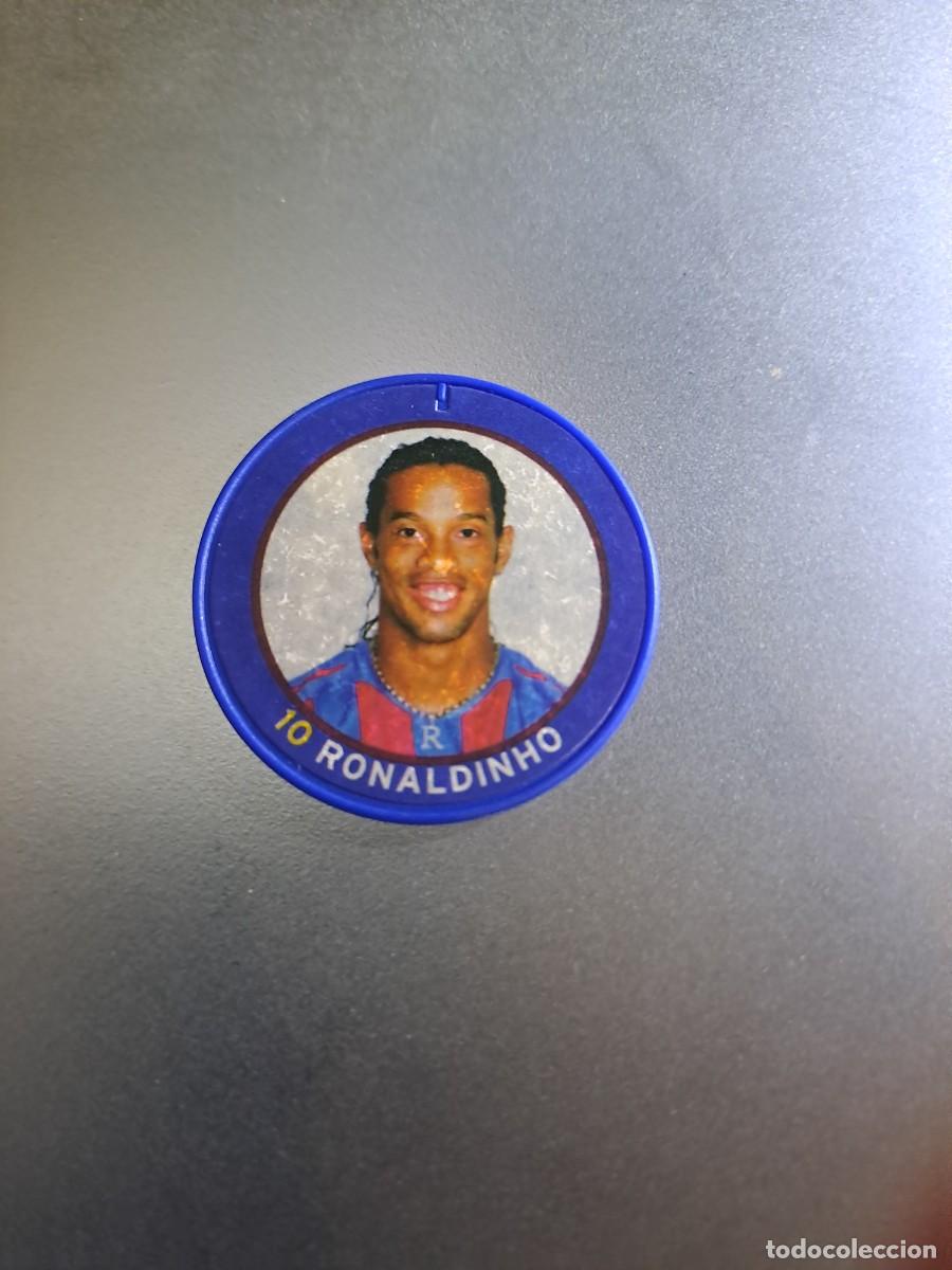 Cromos de F&uacute;tbol: TAZO RONALDINHO 10 BARCELONA CROMO LIGA 2005 2006 05 06 CHAPA FUTBOL