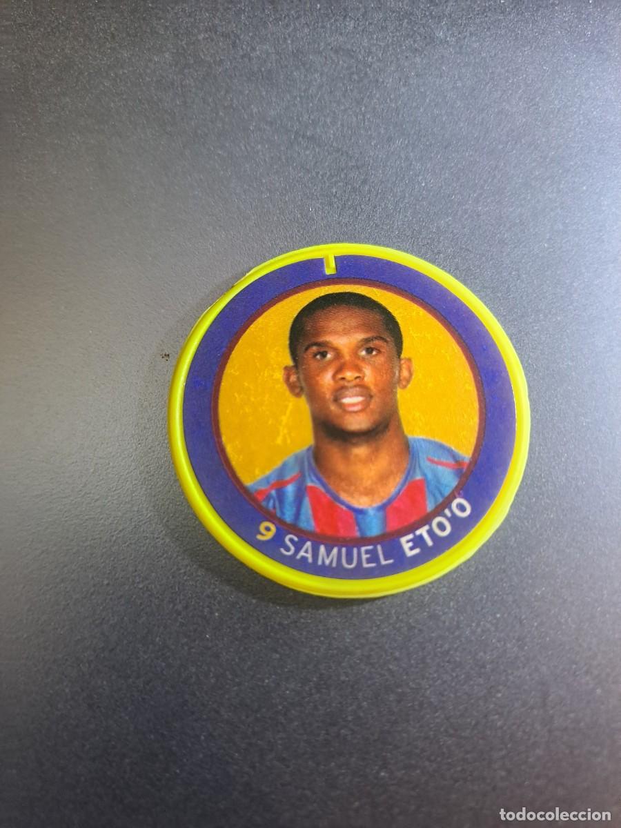 Cromos de F&uacute;tbol: TAZO SAMUEL ETO'O 9 BARCELONA CROMO LIGA 2005 2006 05 06 CHAPA FUTBOL