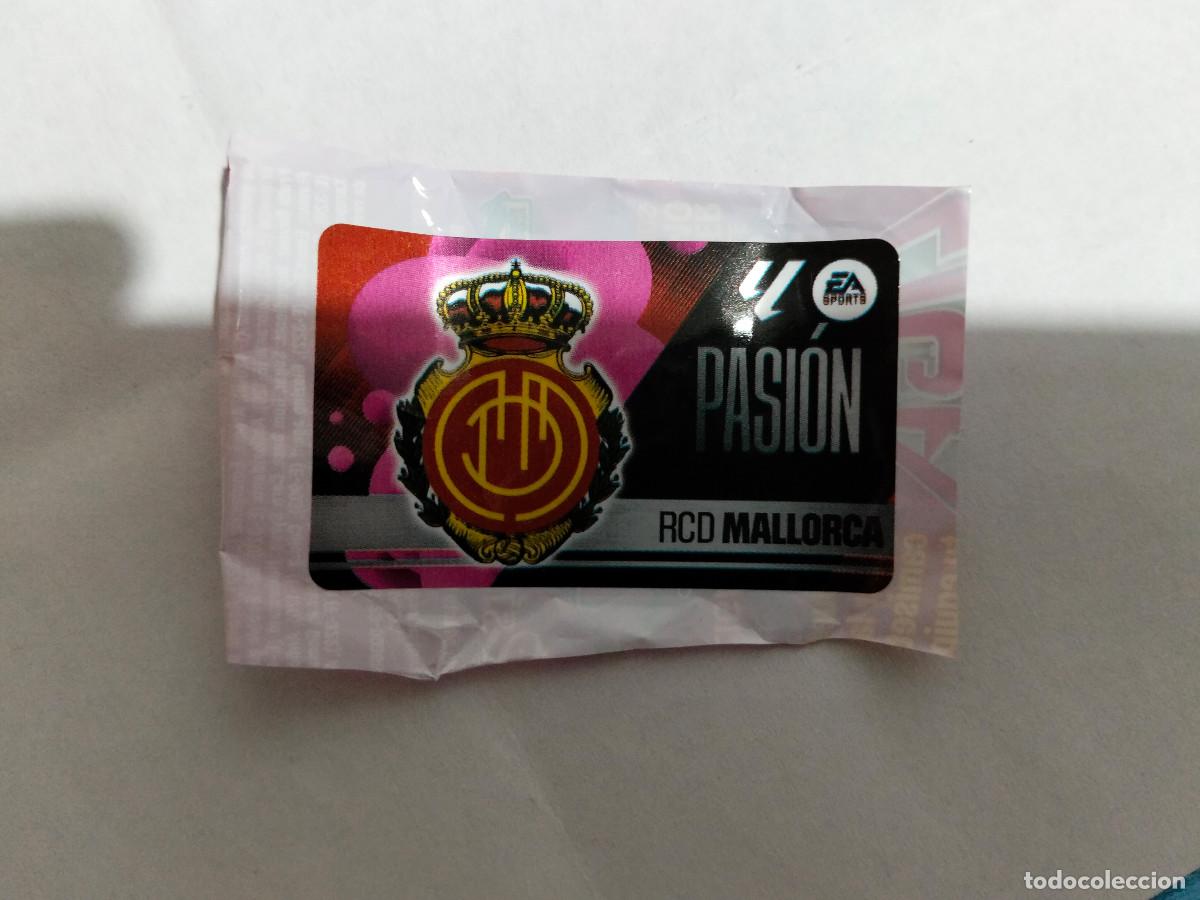 Figurine di Calcio: CROMO CHICLE LIGA ESTE 2025 - 26 ... ESCUDO MALLORCA ---- LEER ANUNCIO.