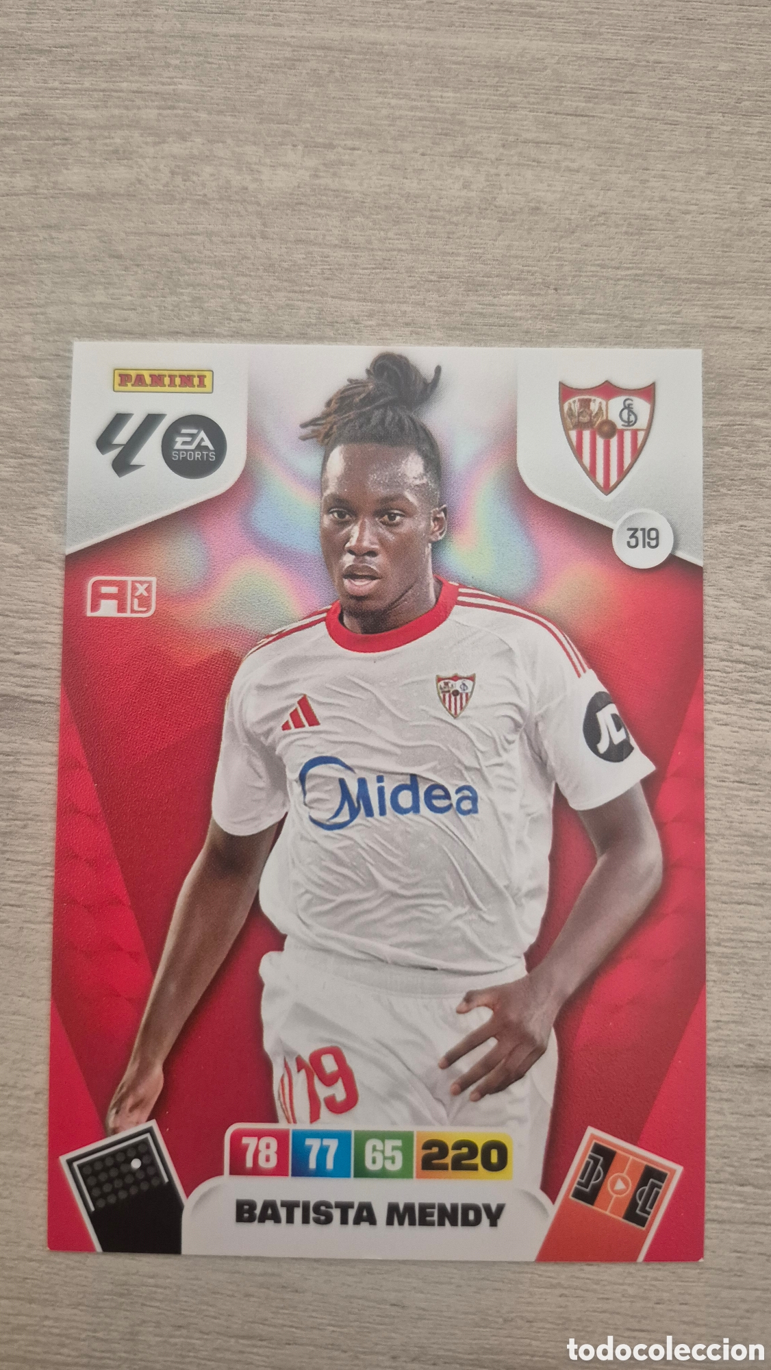 Fu&szlig;ball-Sticker: N&deg;319 Sevilla Batista Mendy Adrenalyn 25/26