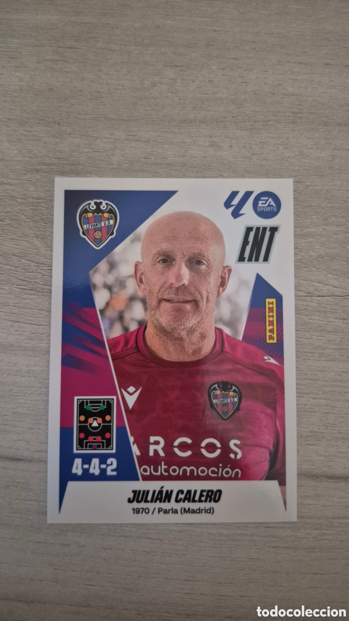 Fu&szlig;ball-Sticker: N&deg;2 Levante Julian Calero Liga Este 25/26